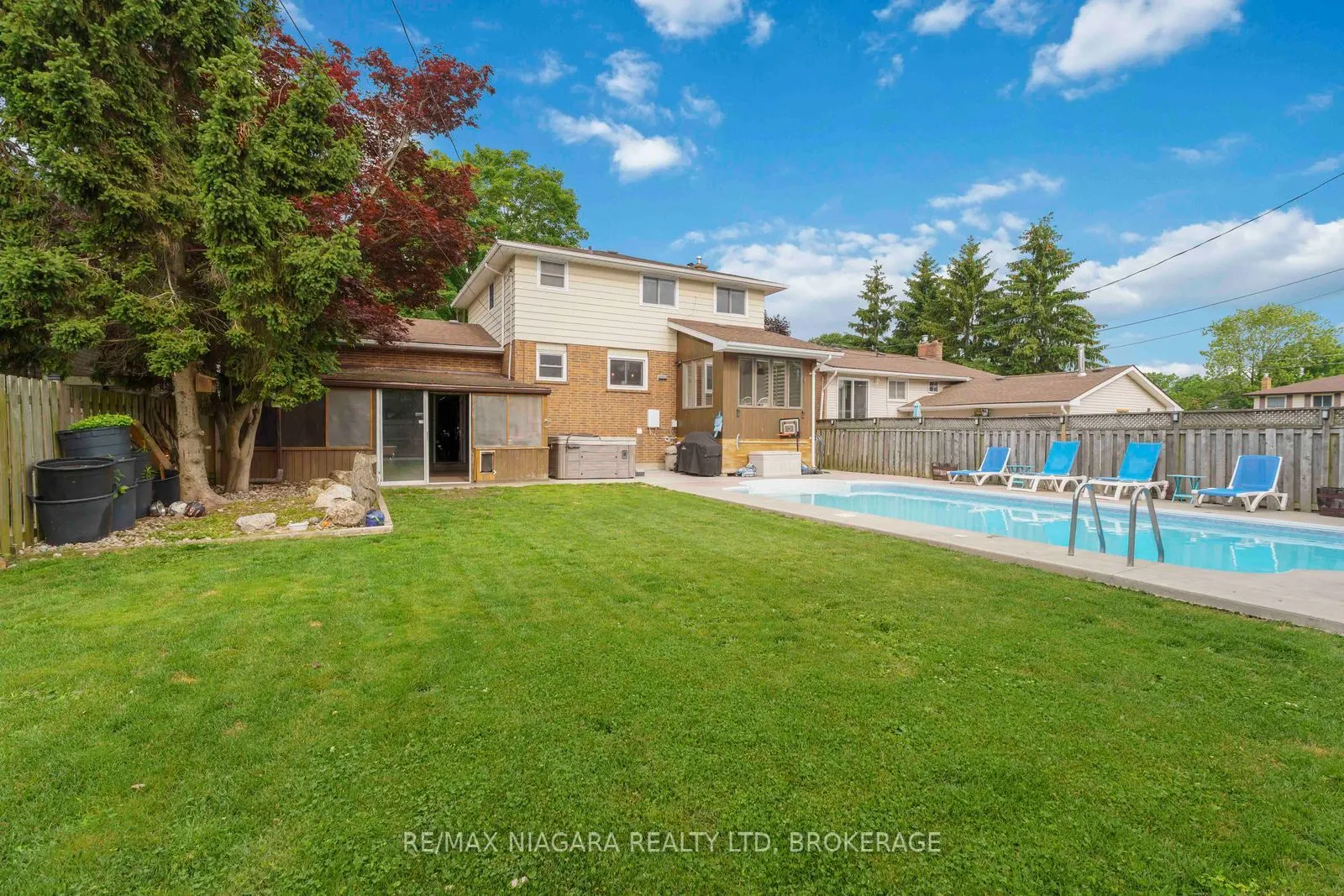 48 Michael Drive S