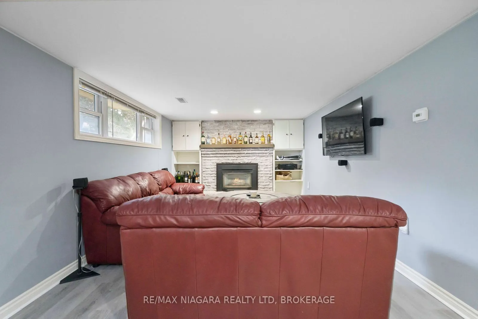 48 Michael Drive S