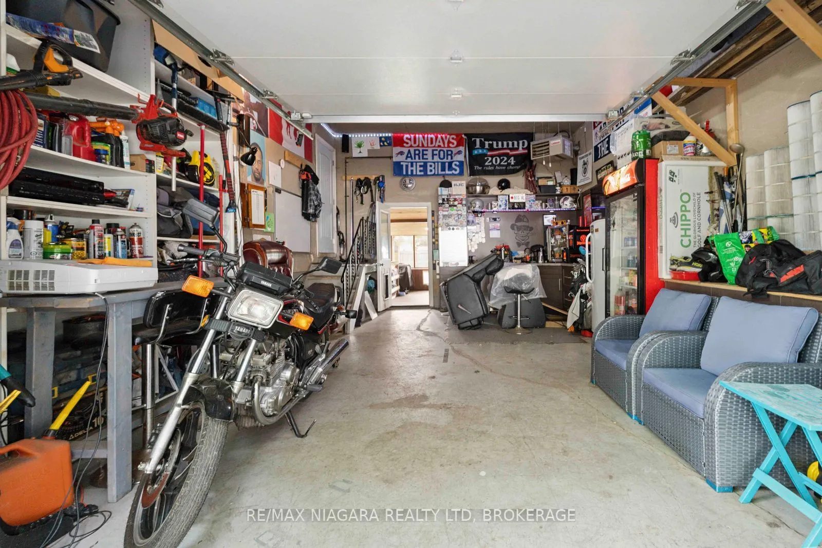 48 Michael Drive S