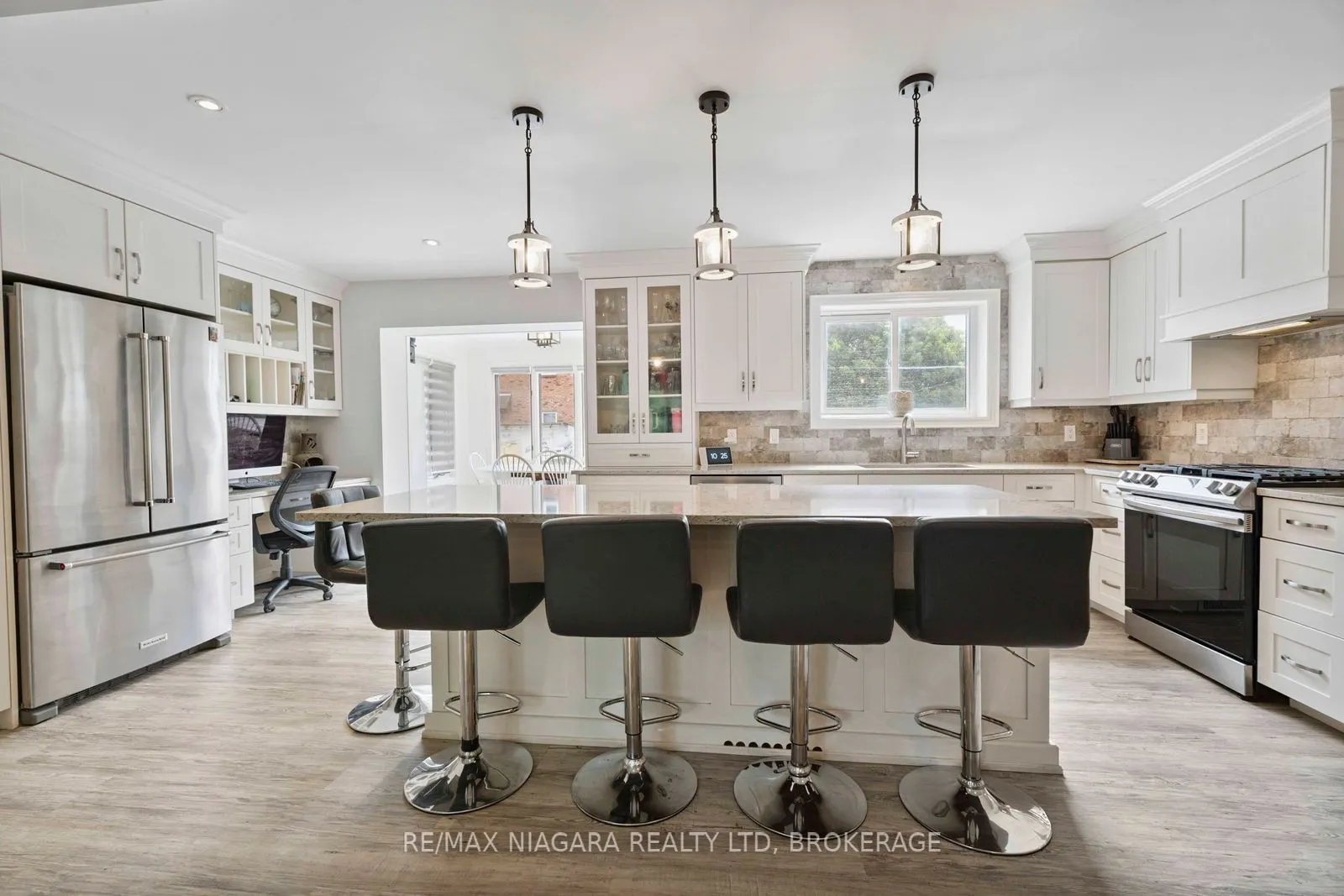 48 Michael Drive S