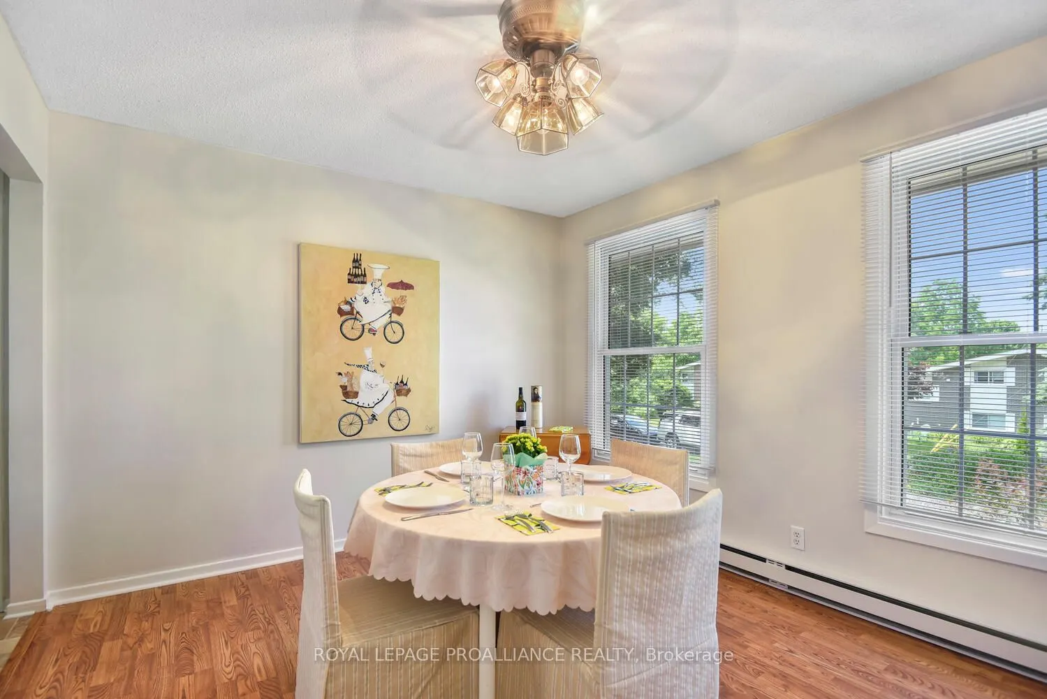 342 Abbott Street W