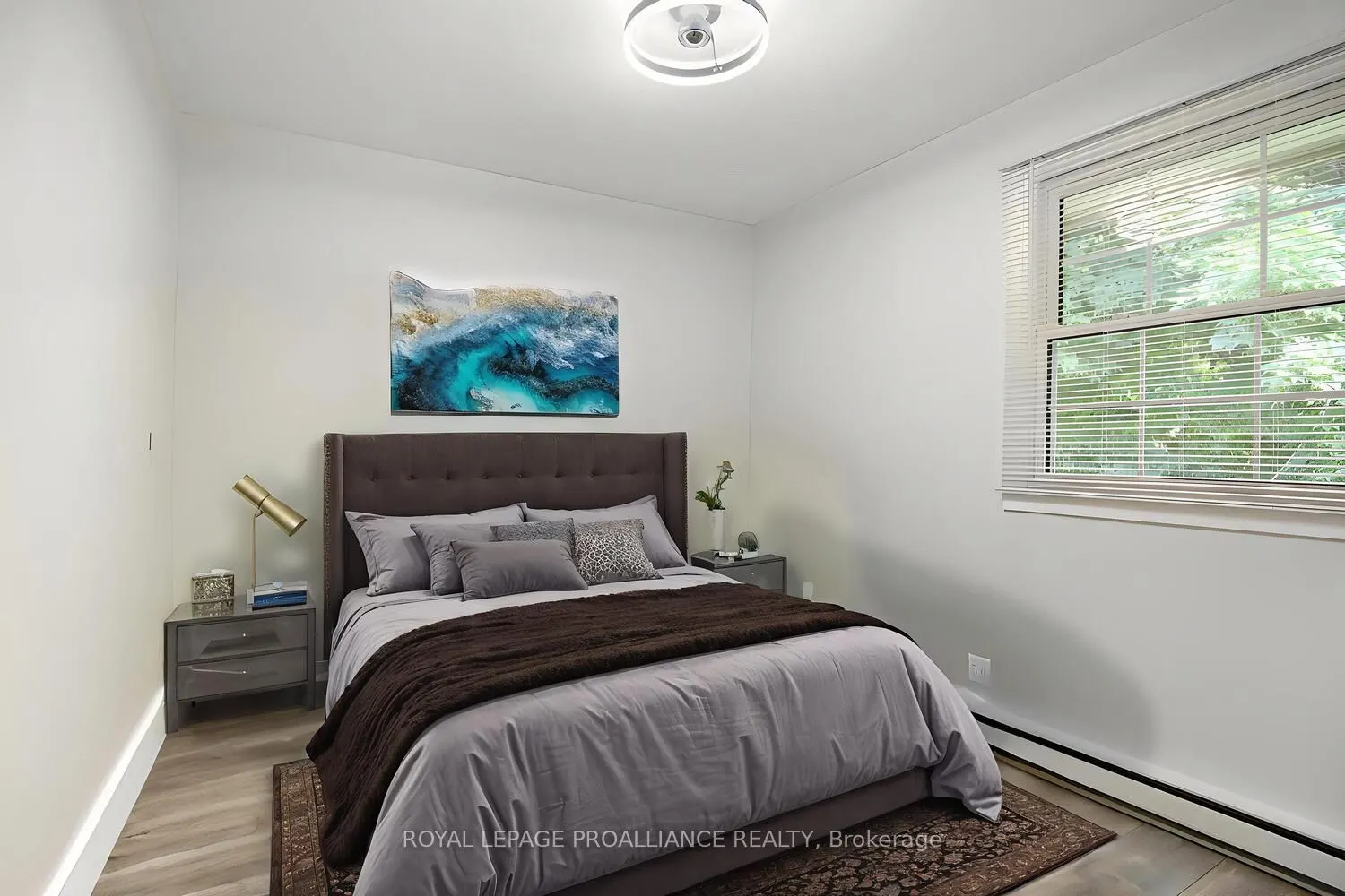 342 Abbott Street W