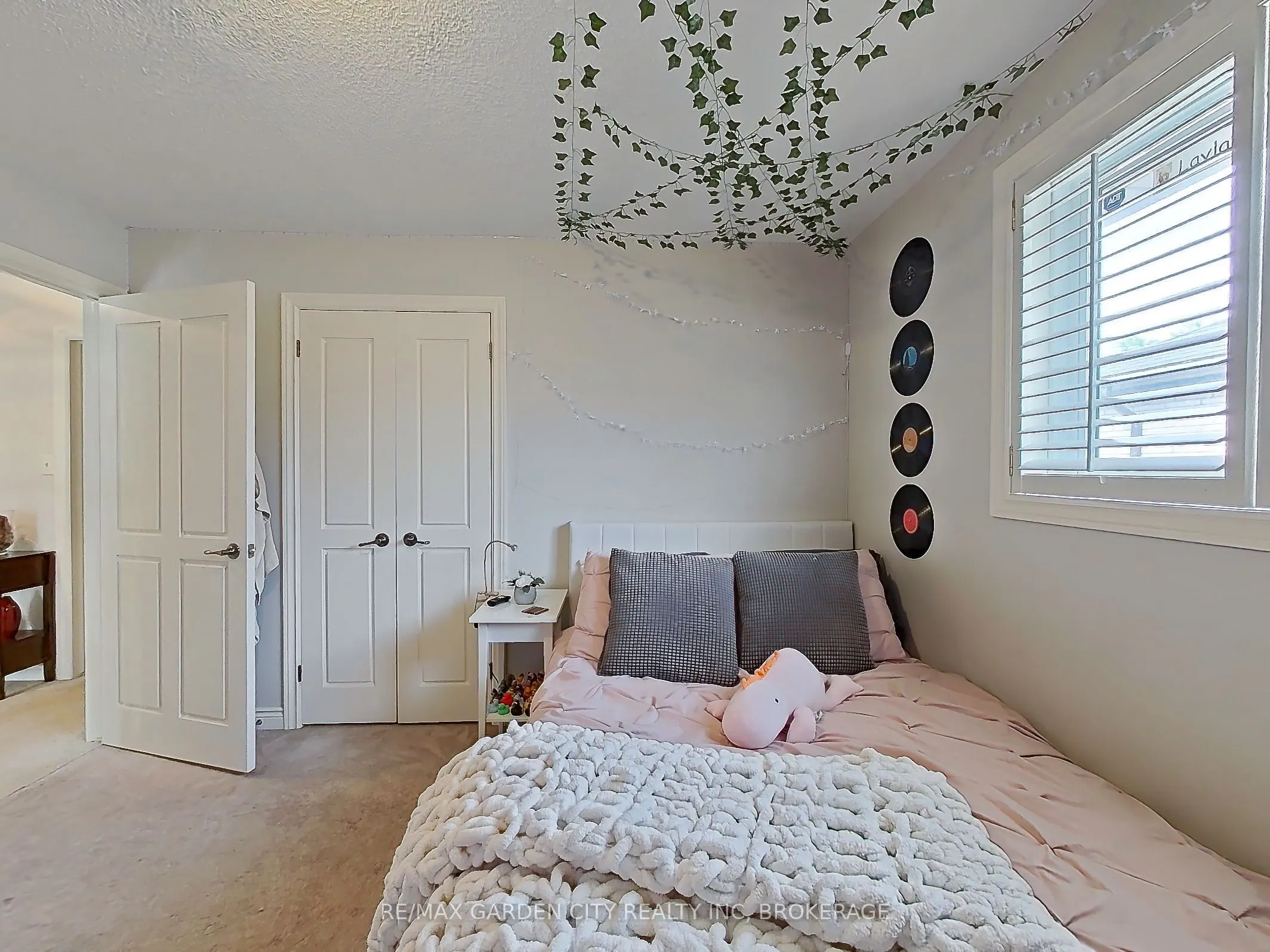 25 Sumner Crescent