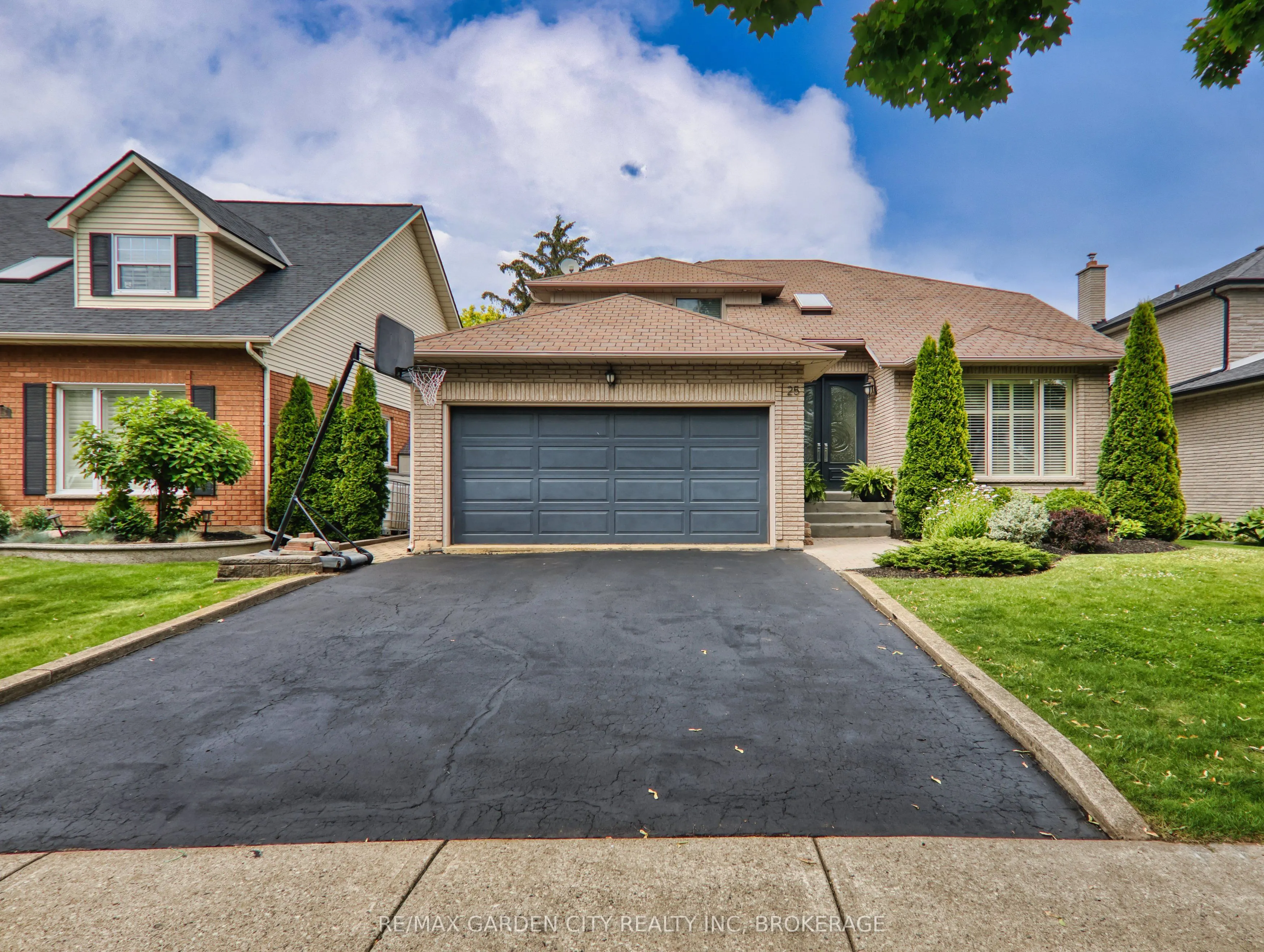 25 Sumner Crescent