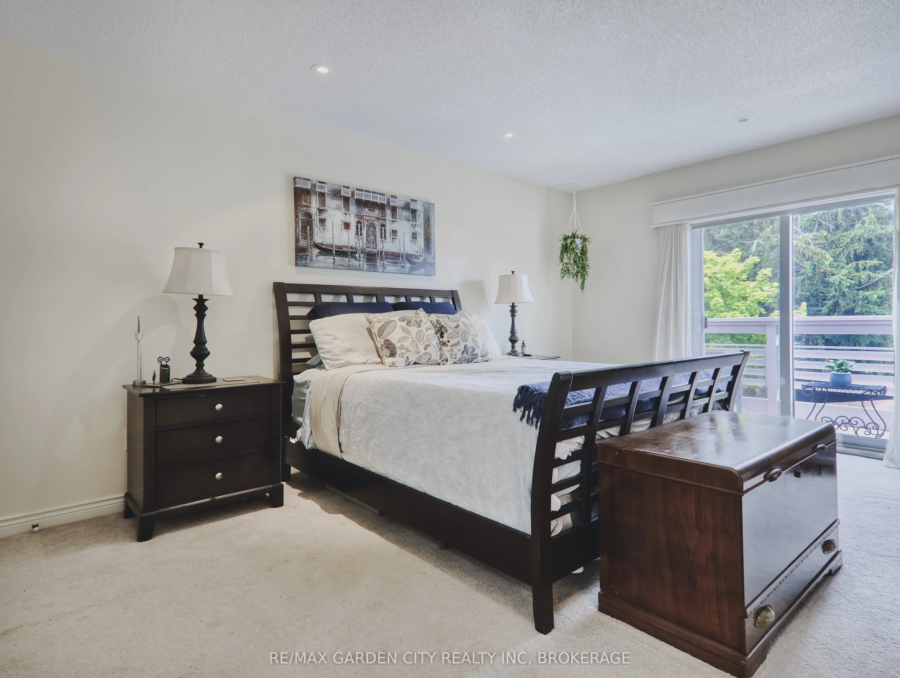 25 Sumner Crescent