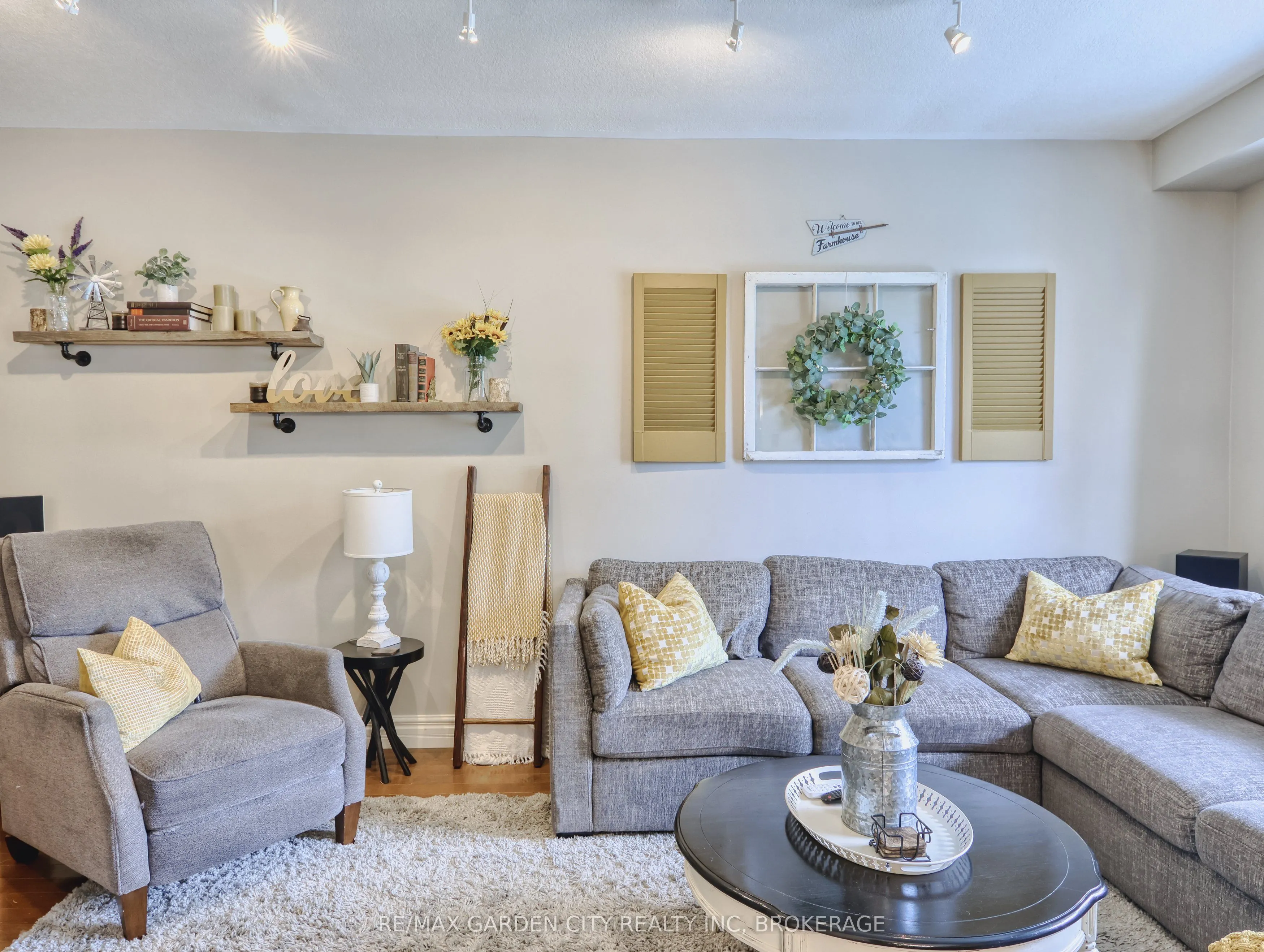 25 Sumner Crescent