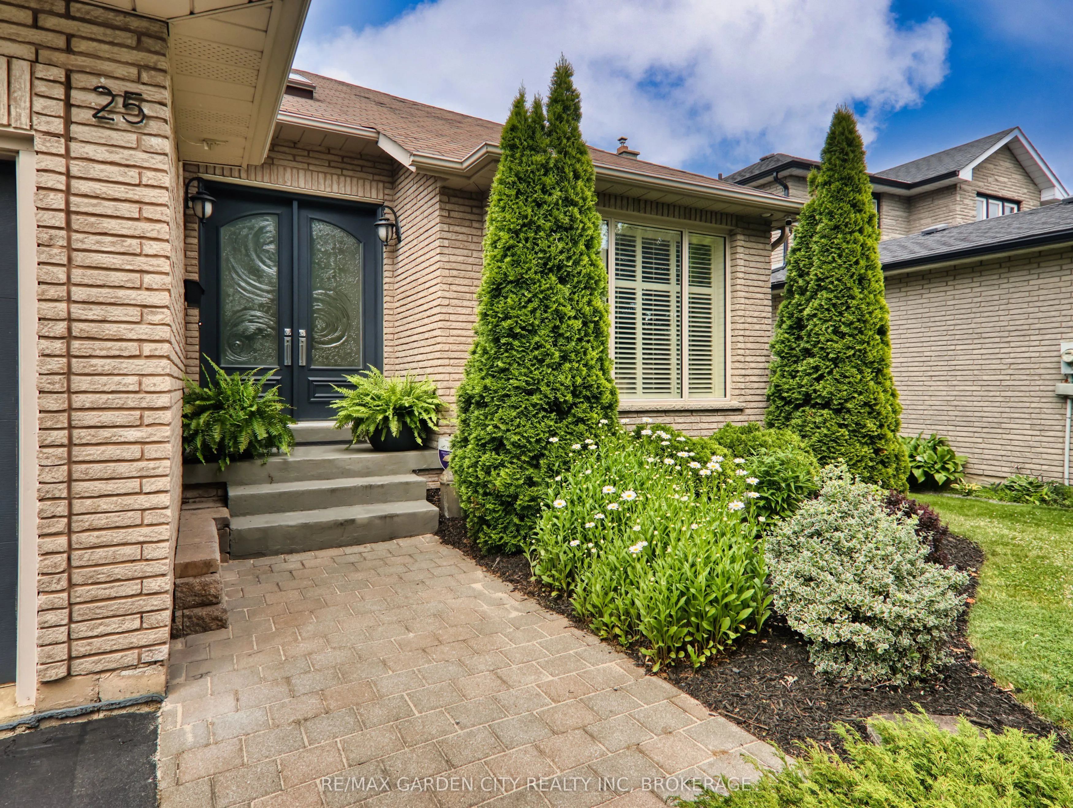 25 Sumner Crescent