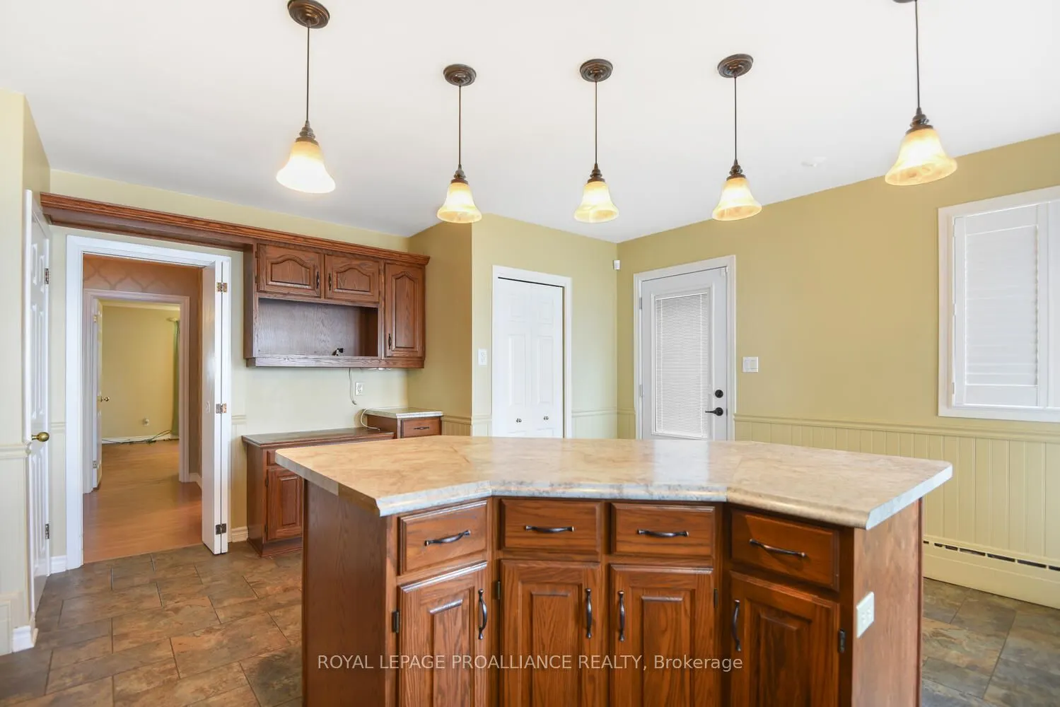 1675 County Rd 2 Road W
