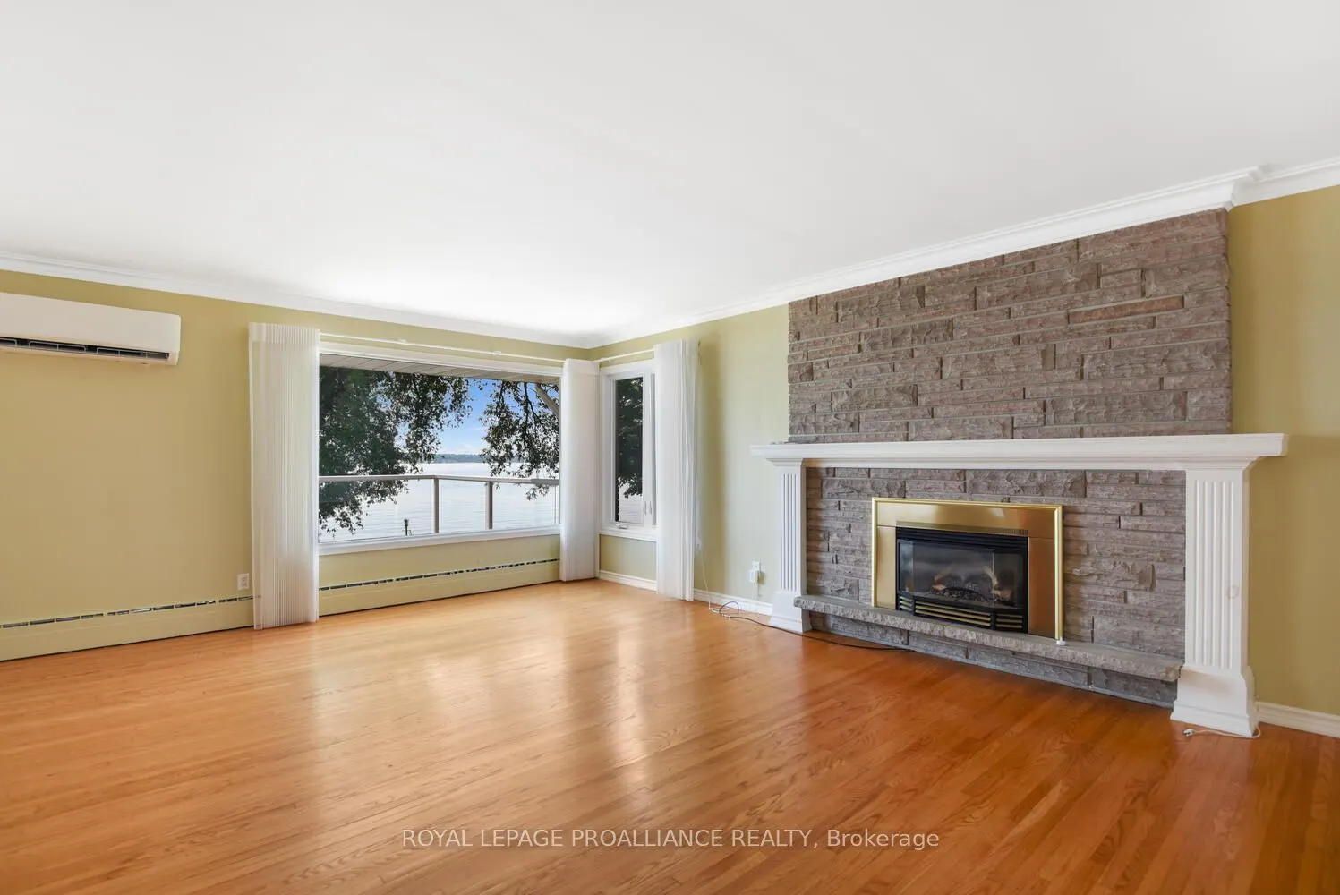 1675 County Rd 2 Road W