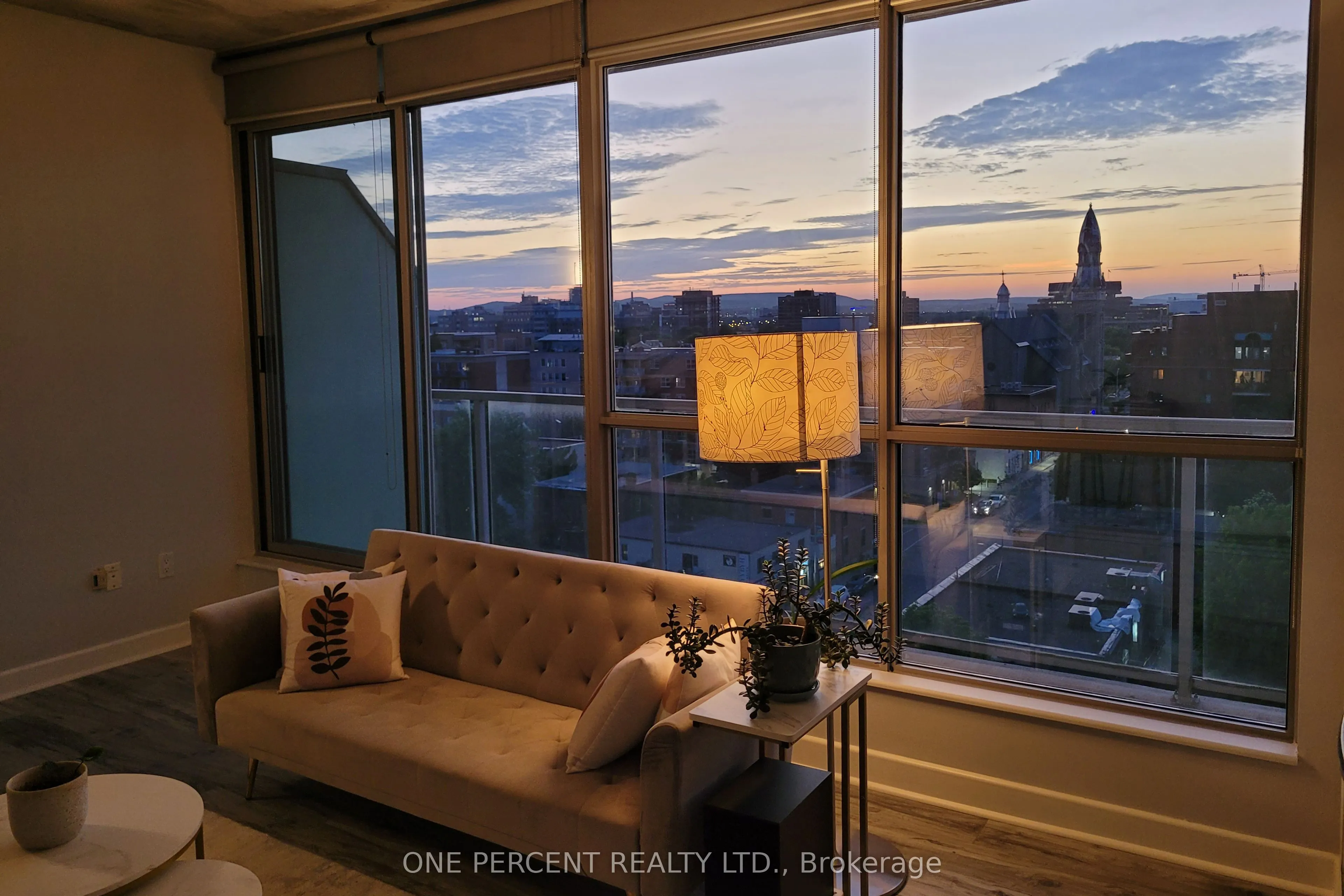 180 York Street, #904
