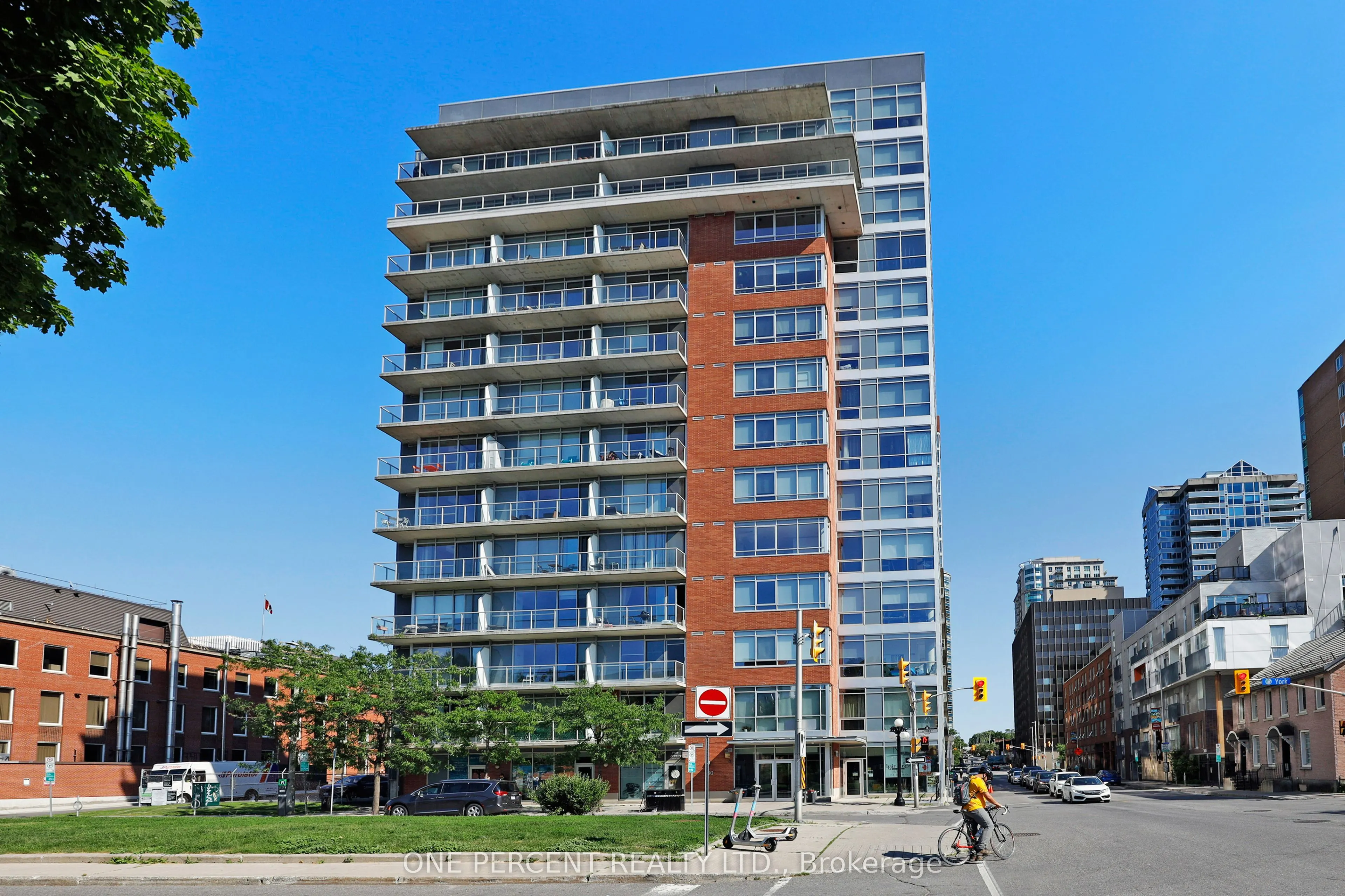 180 York Street, #904