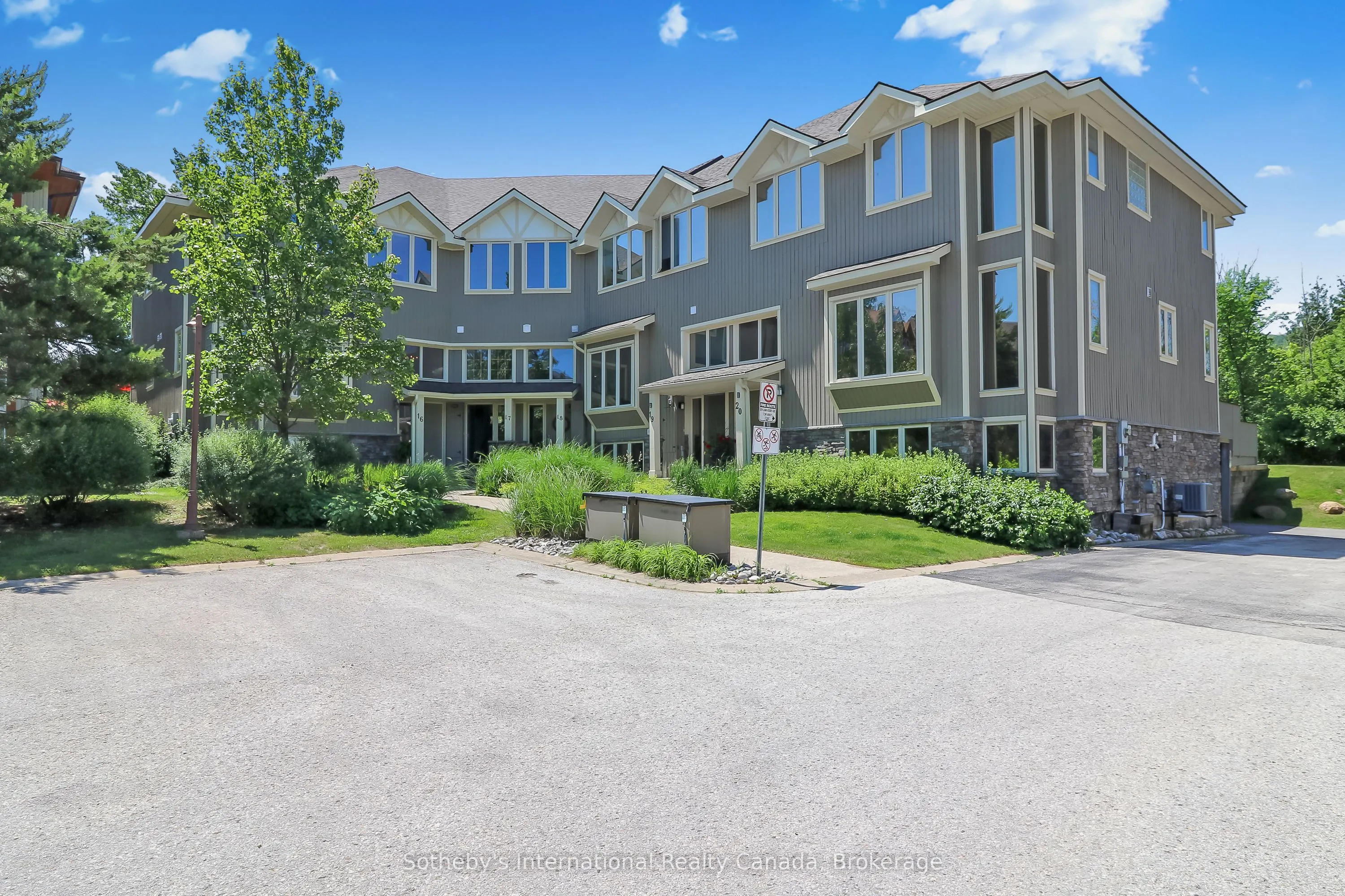 224 Blueski George Crescent, #16