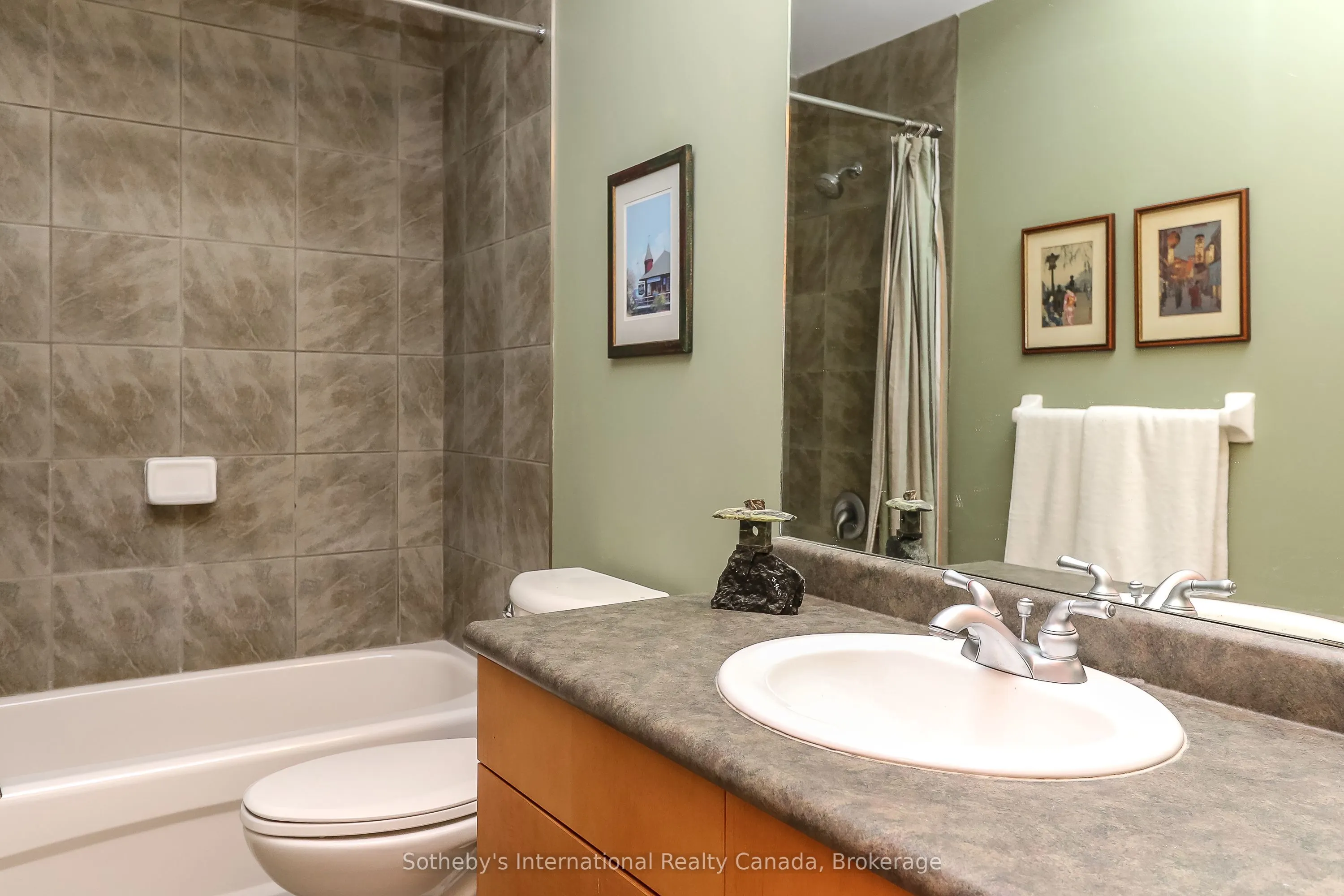 224 Blueski George Crescent, #16