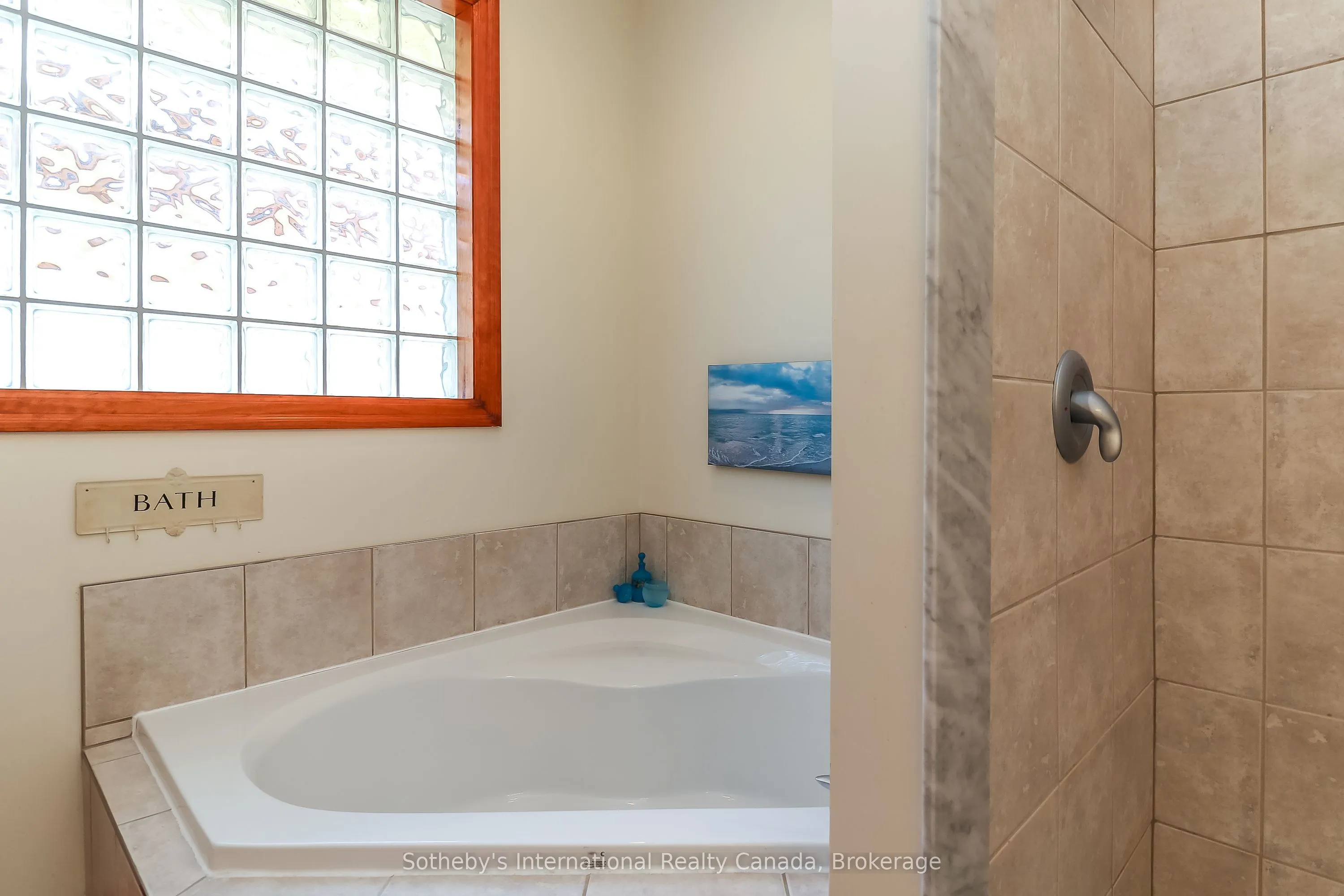 224 Blueski George Crescent, #16