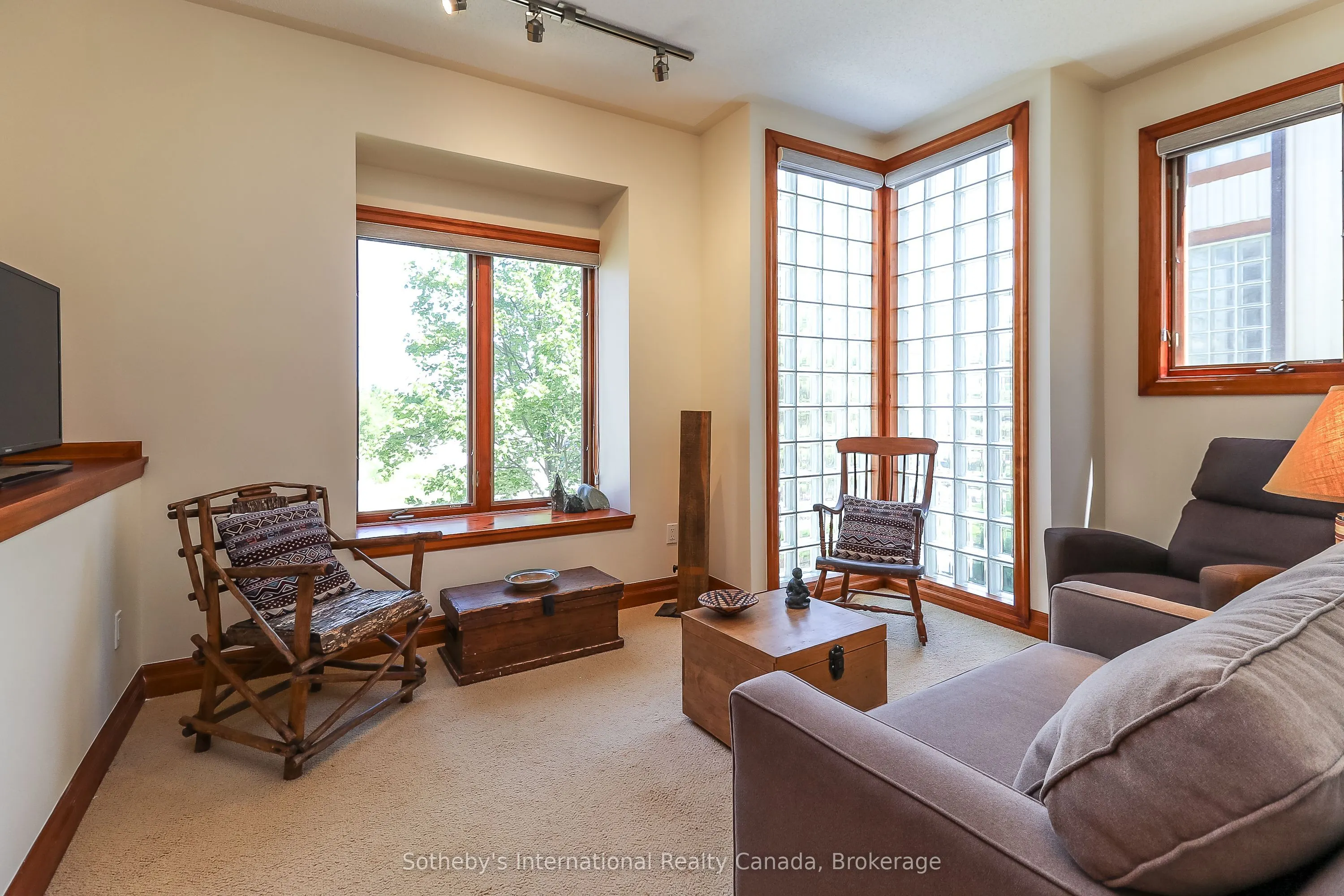 224 Blueski George Crescent, #16