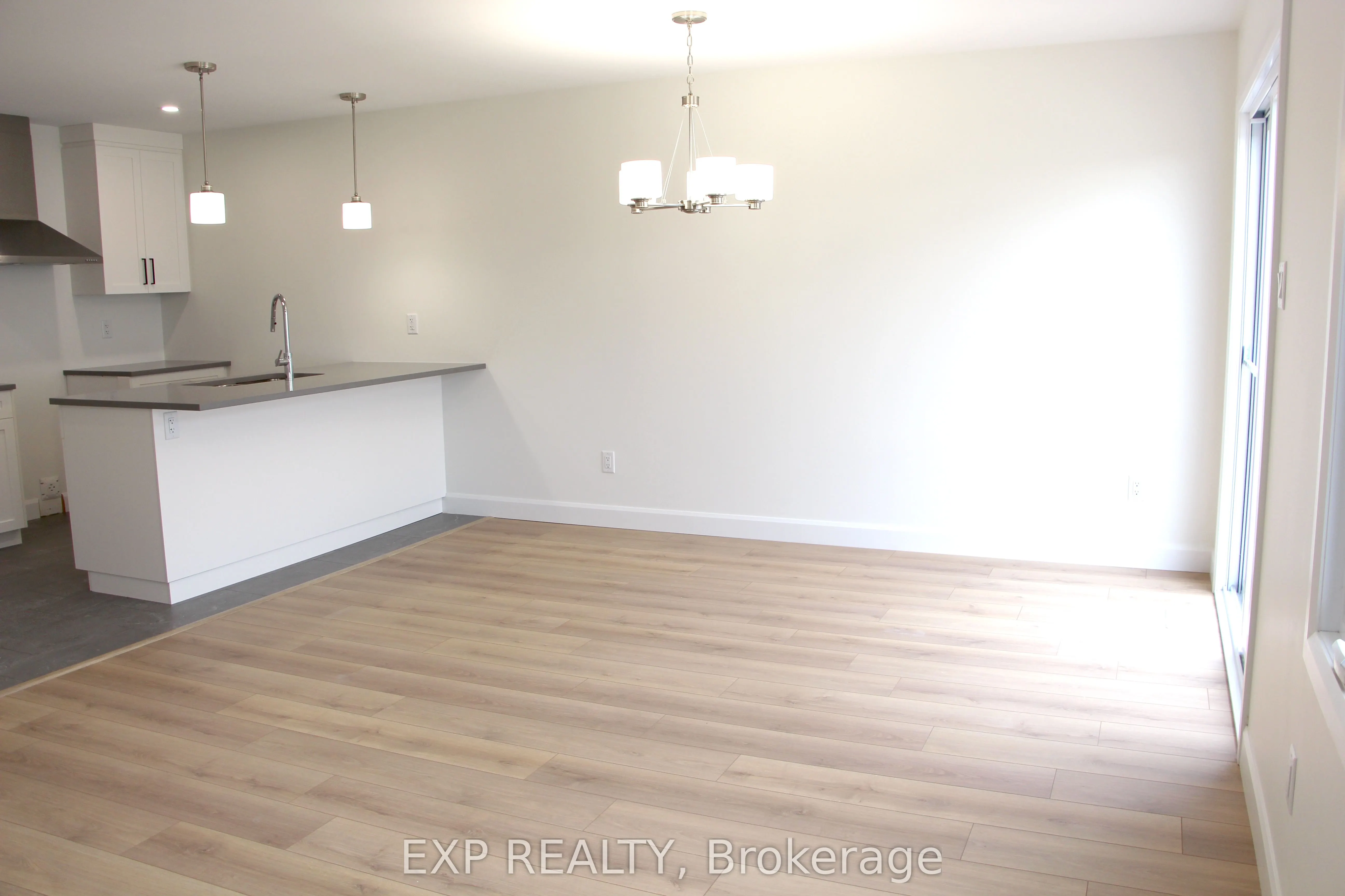 316 HAZEL Crescent