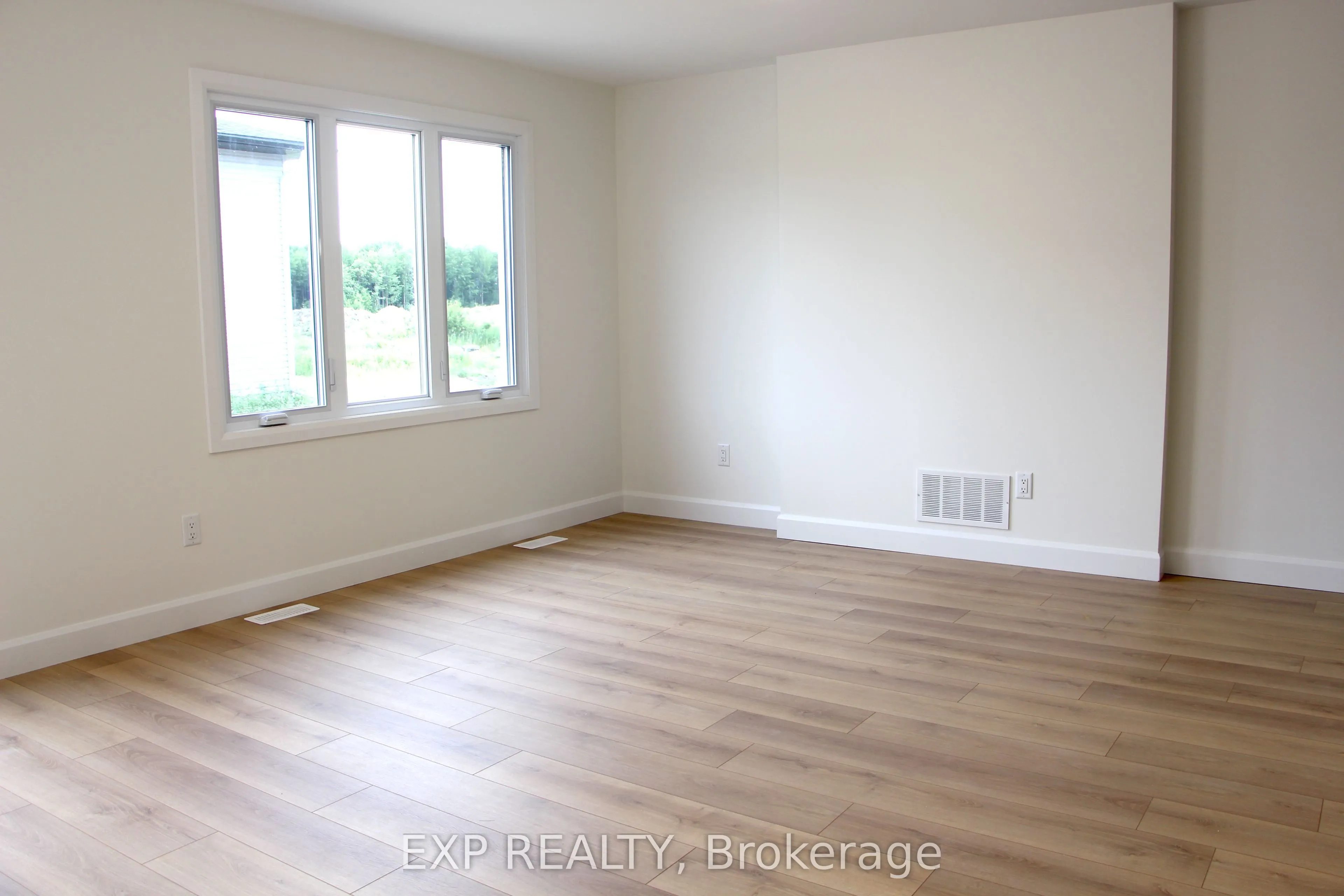 316 HAZEL Crescent