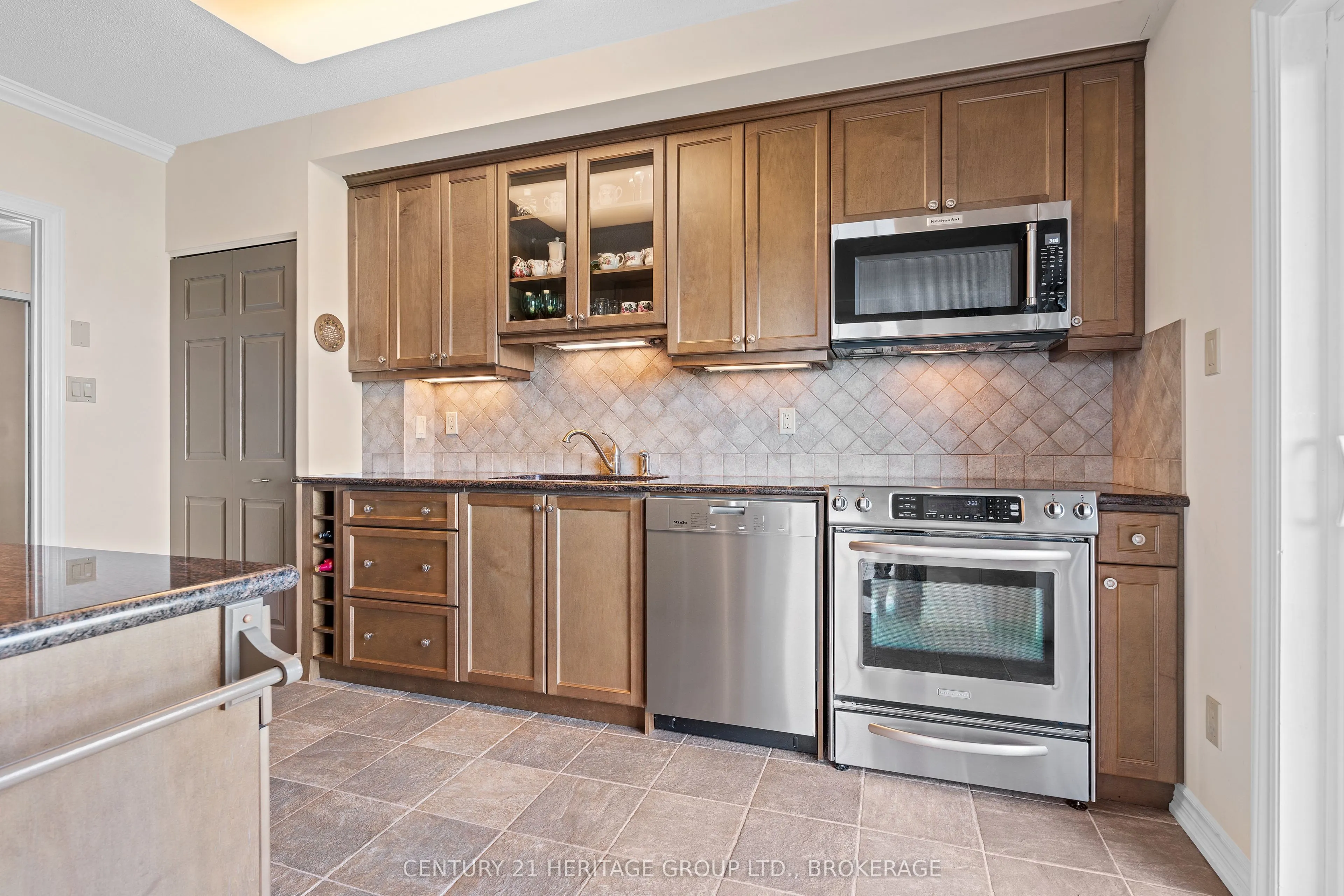 1000 King Street W, #1404