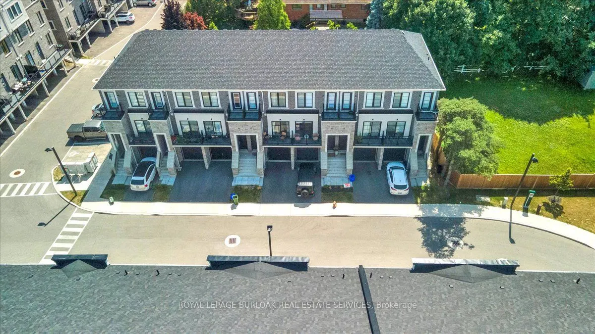 383 Dundas Street E, #26