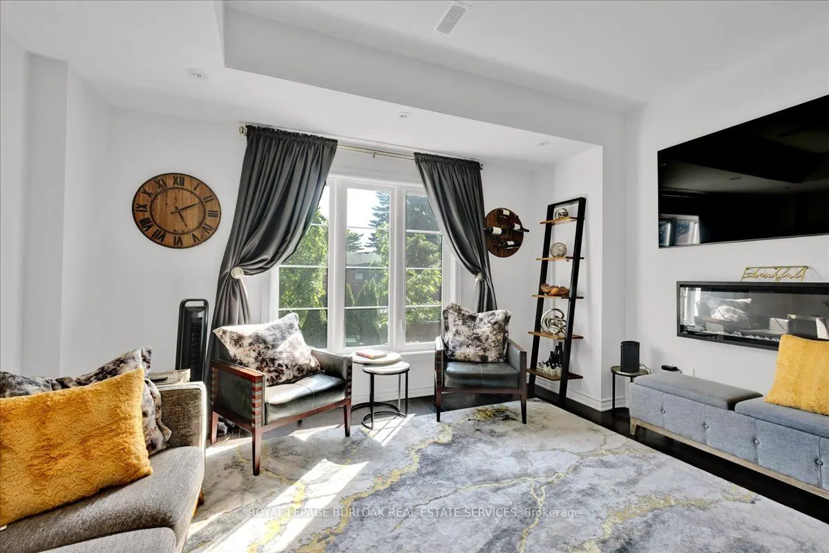 383 Dundas Street E, #26