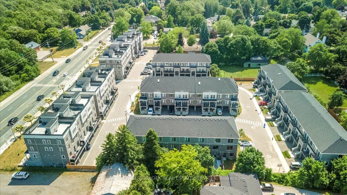 383 Dundas Street E, #26