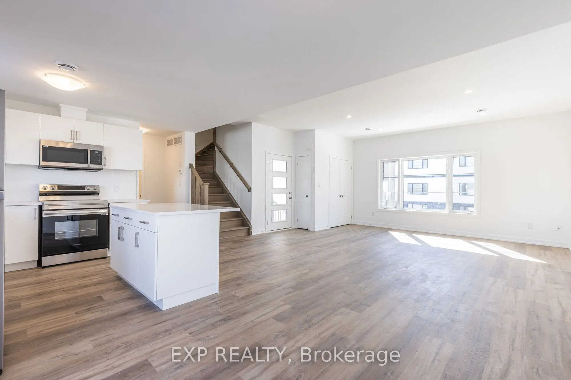 4263 Fourth Avenue, #821