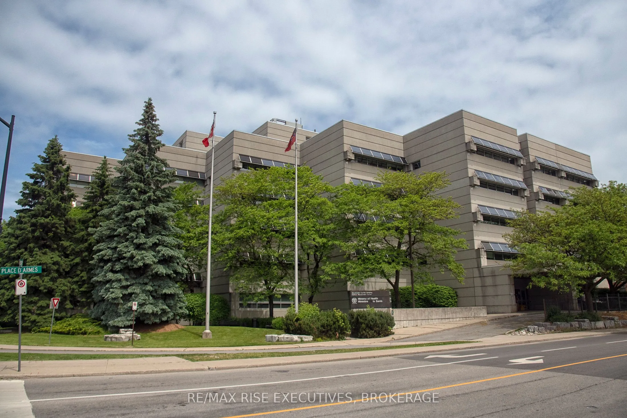 49 Place D' Armes, #500
