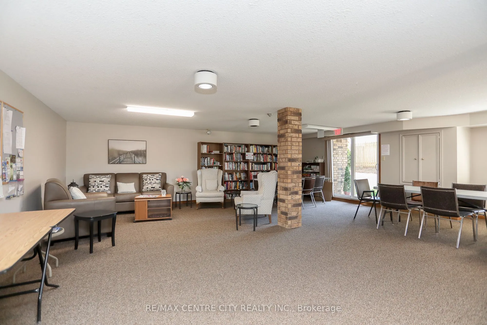 440 Wellington Street, #118