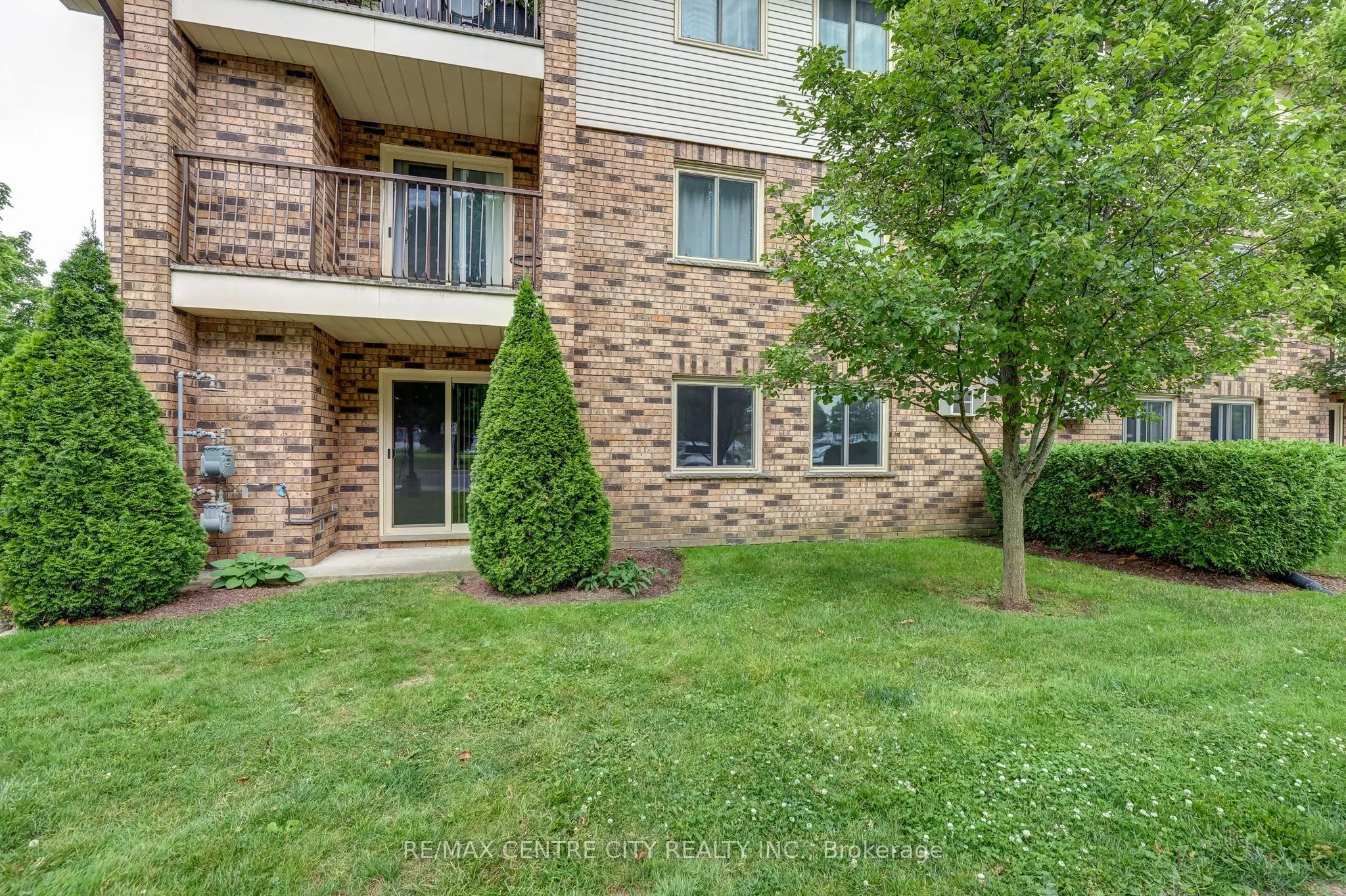 440 Wellington Street, #118