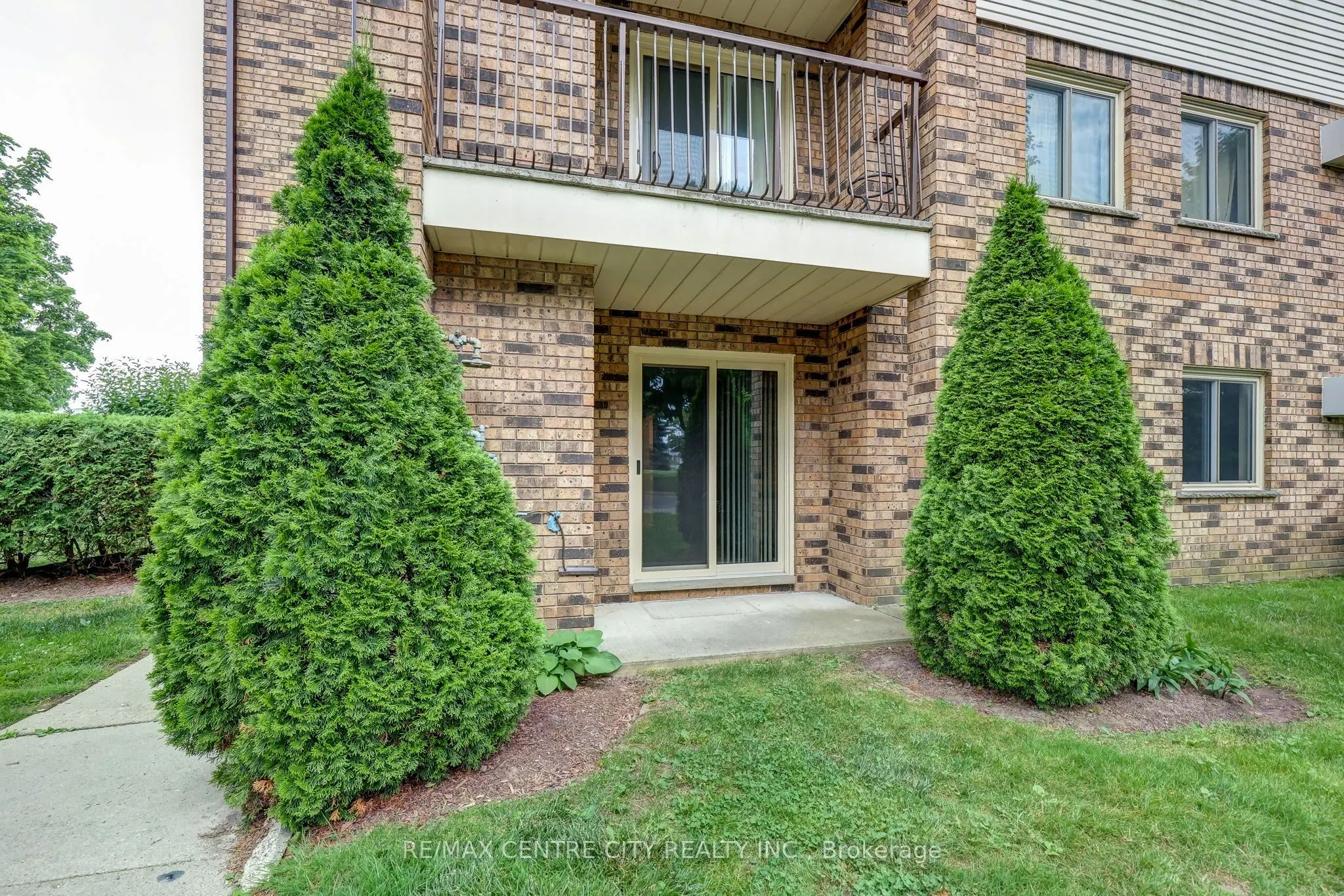 440 Wellington Street, #118