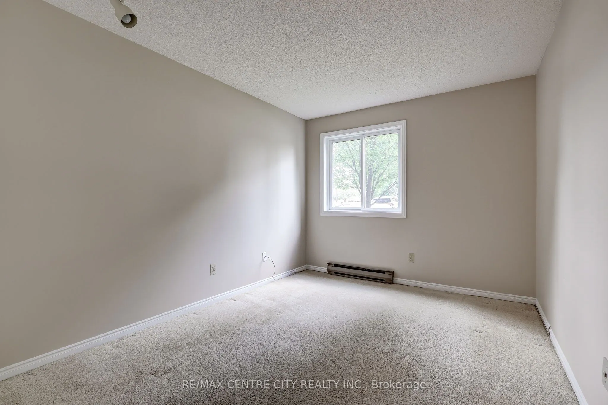 440 Wellington Street, #118