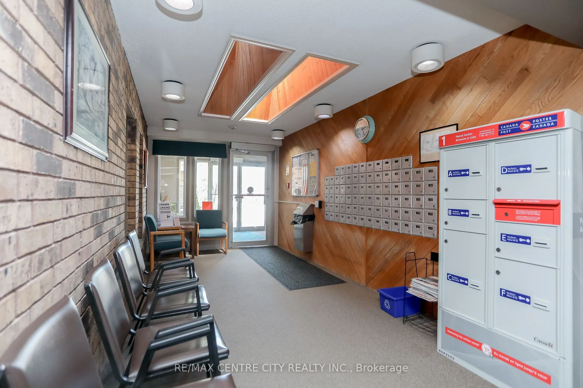 440 Wellington Street, #118