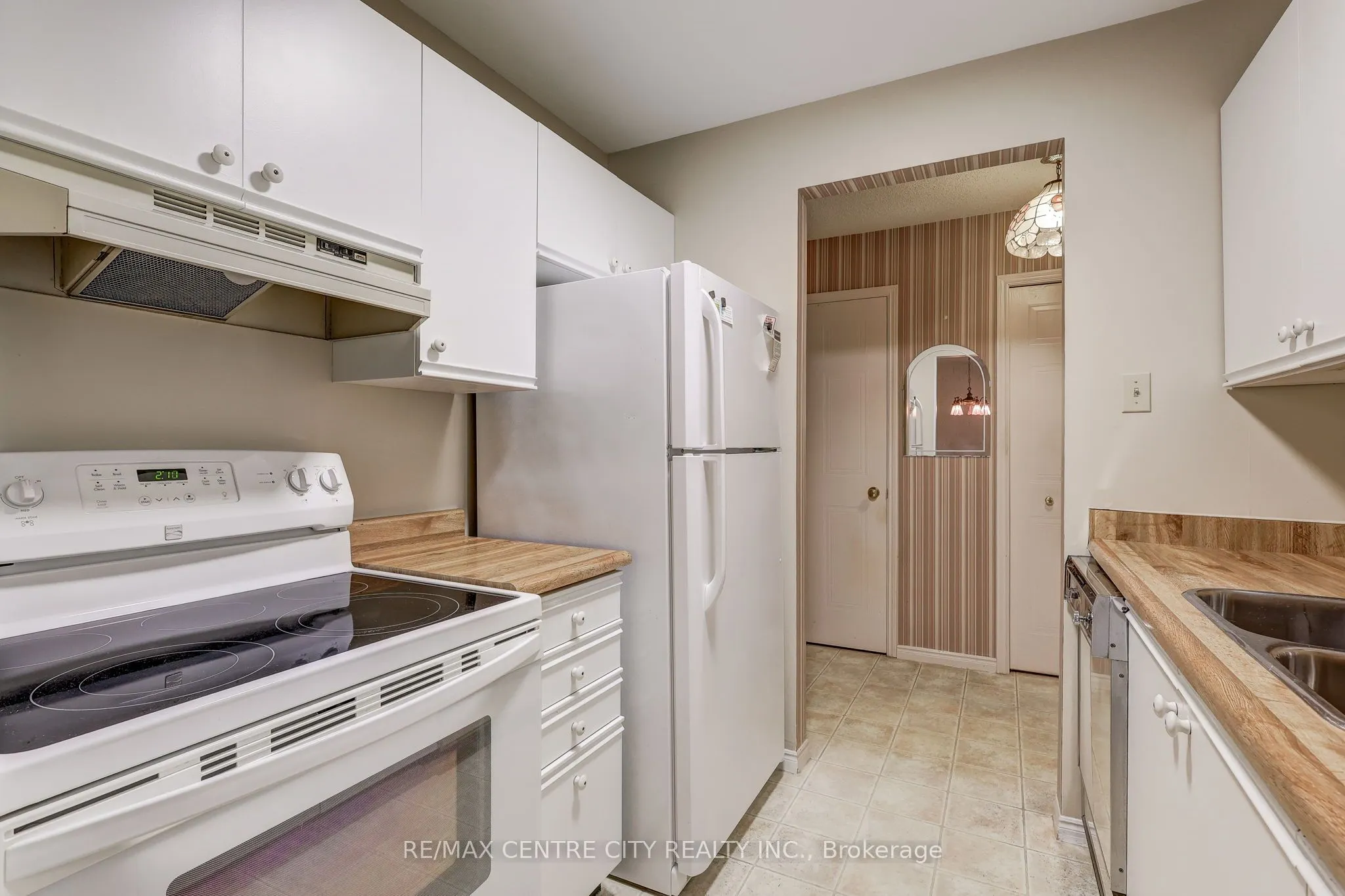 440 Wellington Street, #118