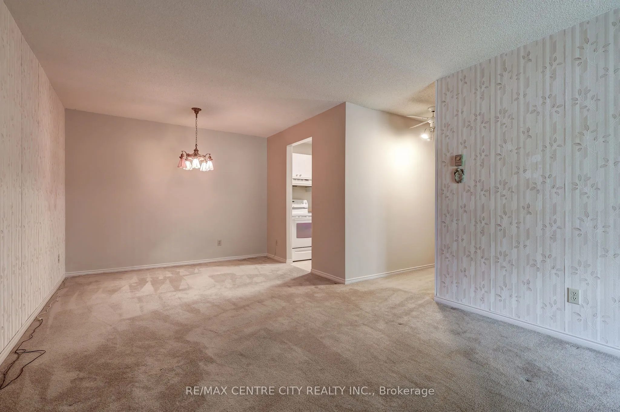 440 Wellington Street, #118