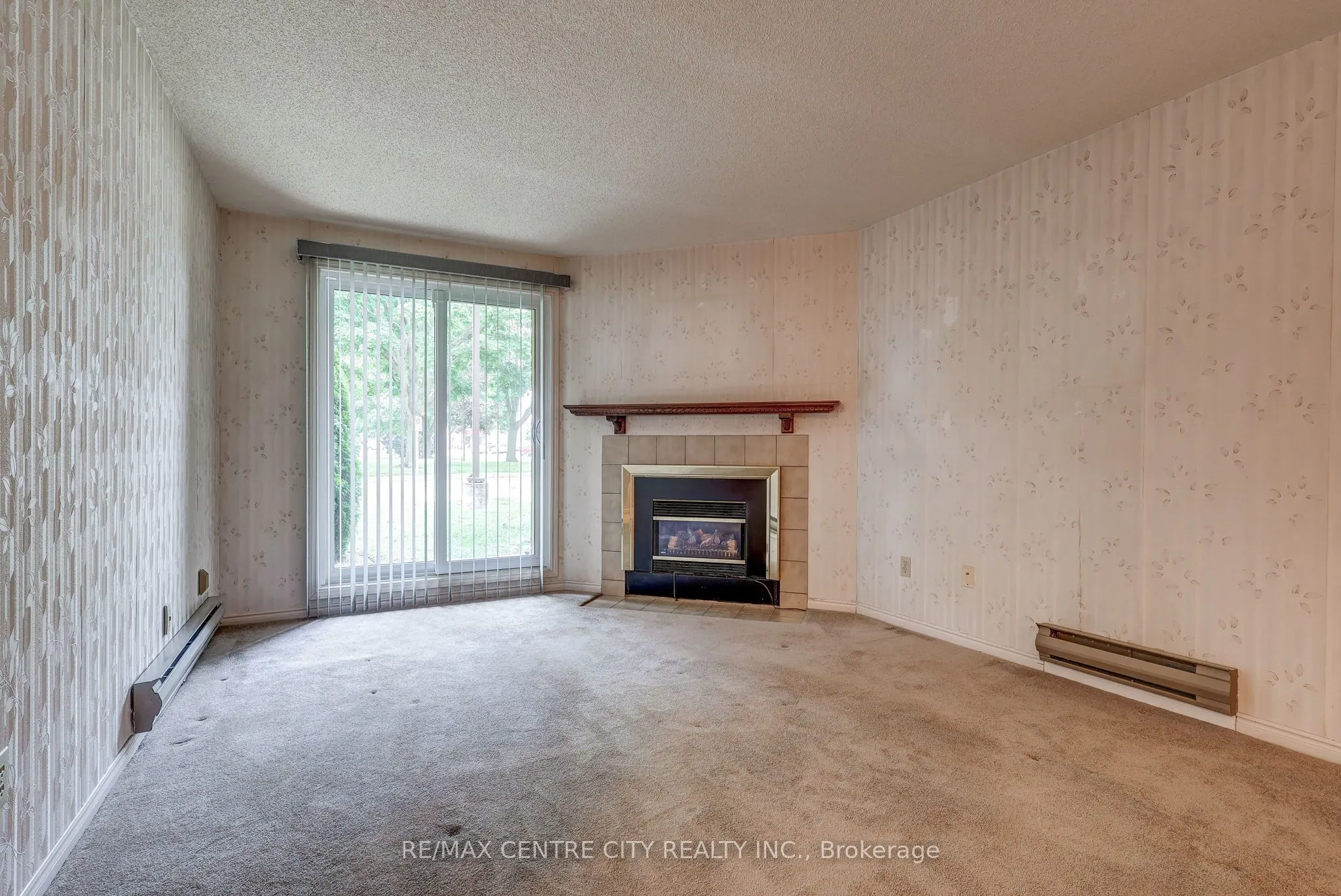 440 Wellington Street, #118