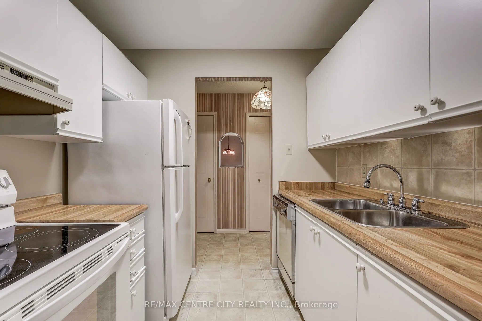 440 Wellington Street, #118