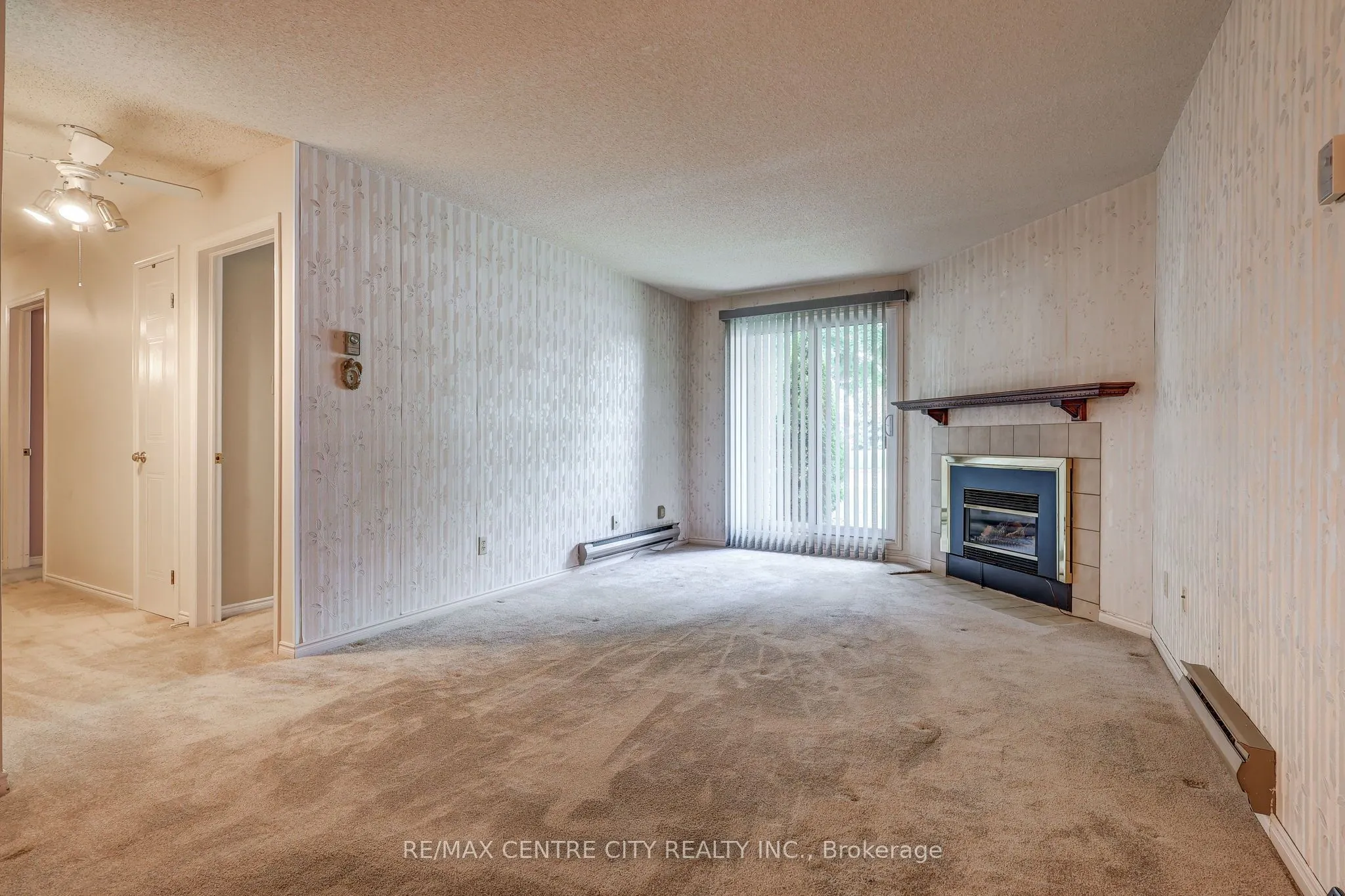 440 Wellington Street, #118