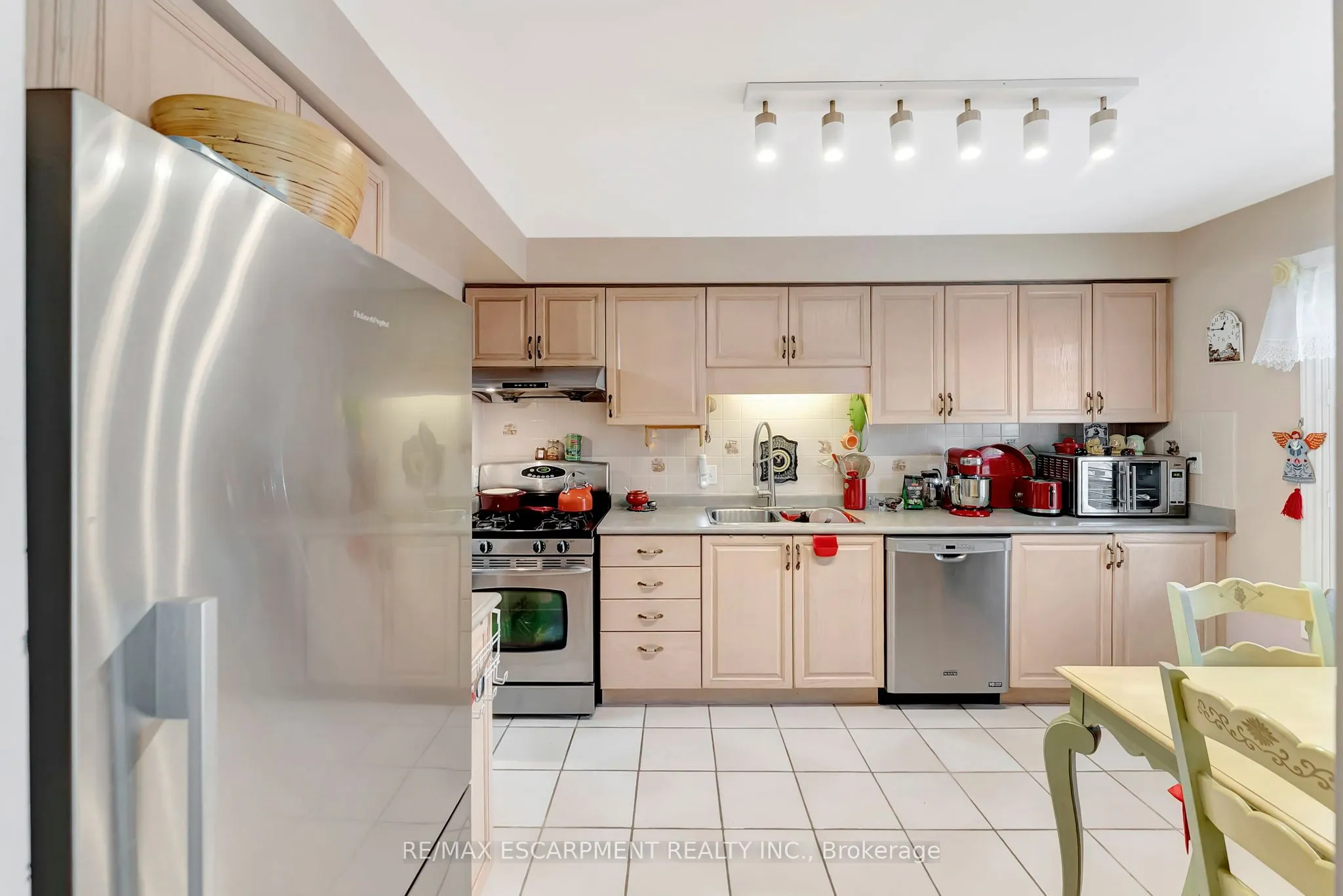 20 Meadowlands Boulevard, #14