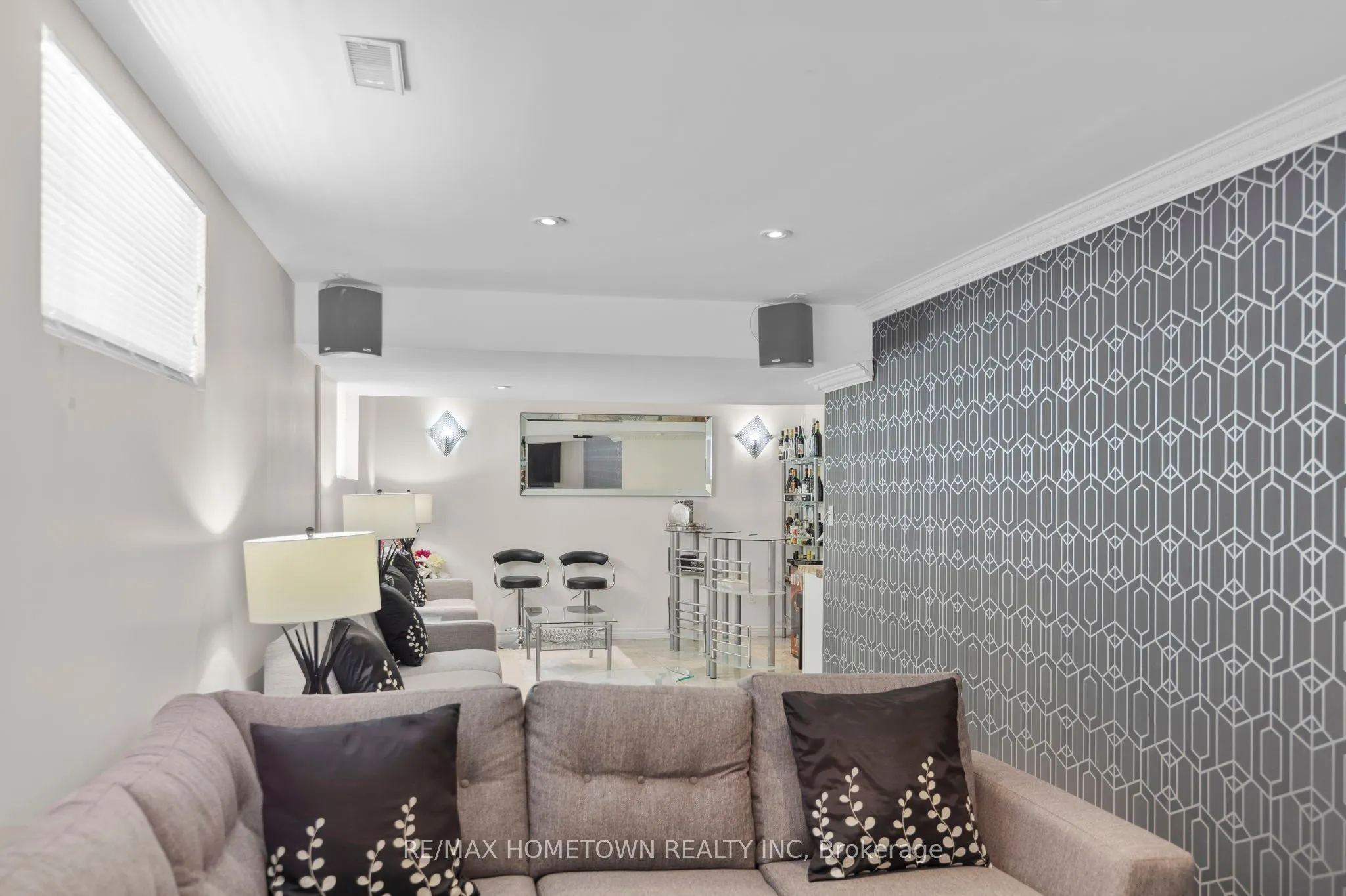 1020 Crestwood Drive