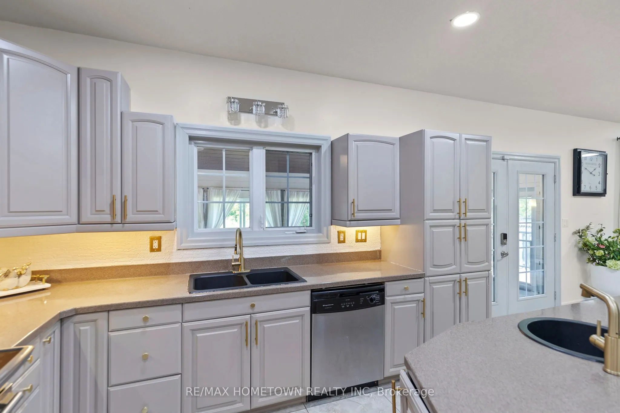 1020 Crestwood Drive