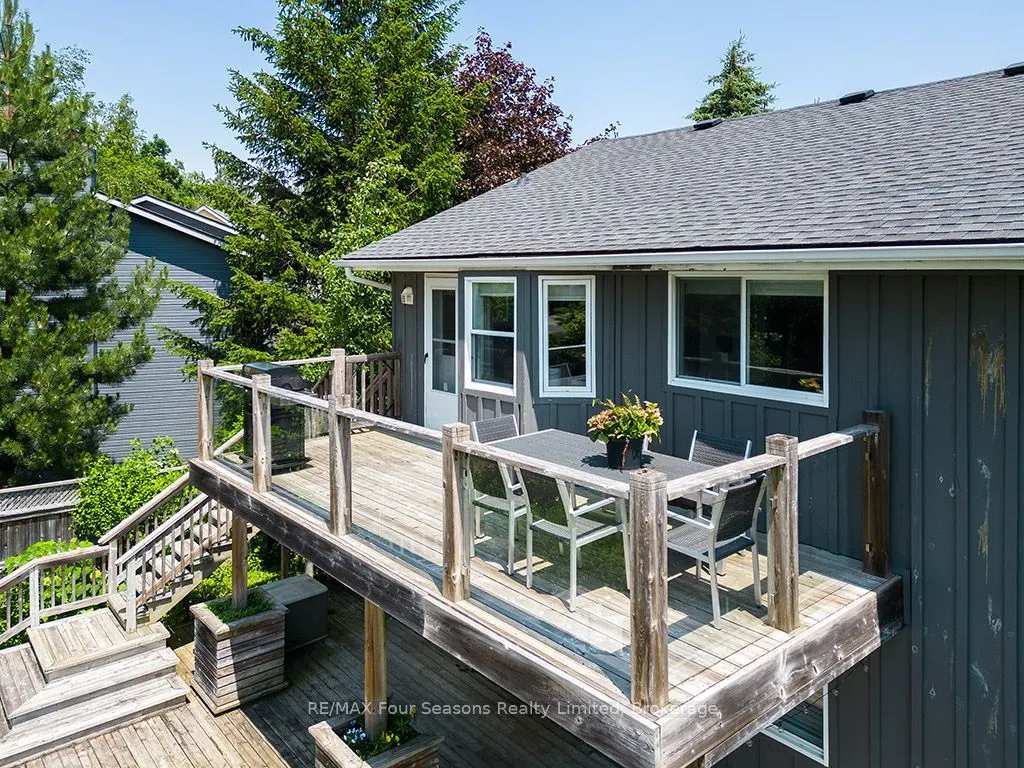 104 LAURIE'S Court