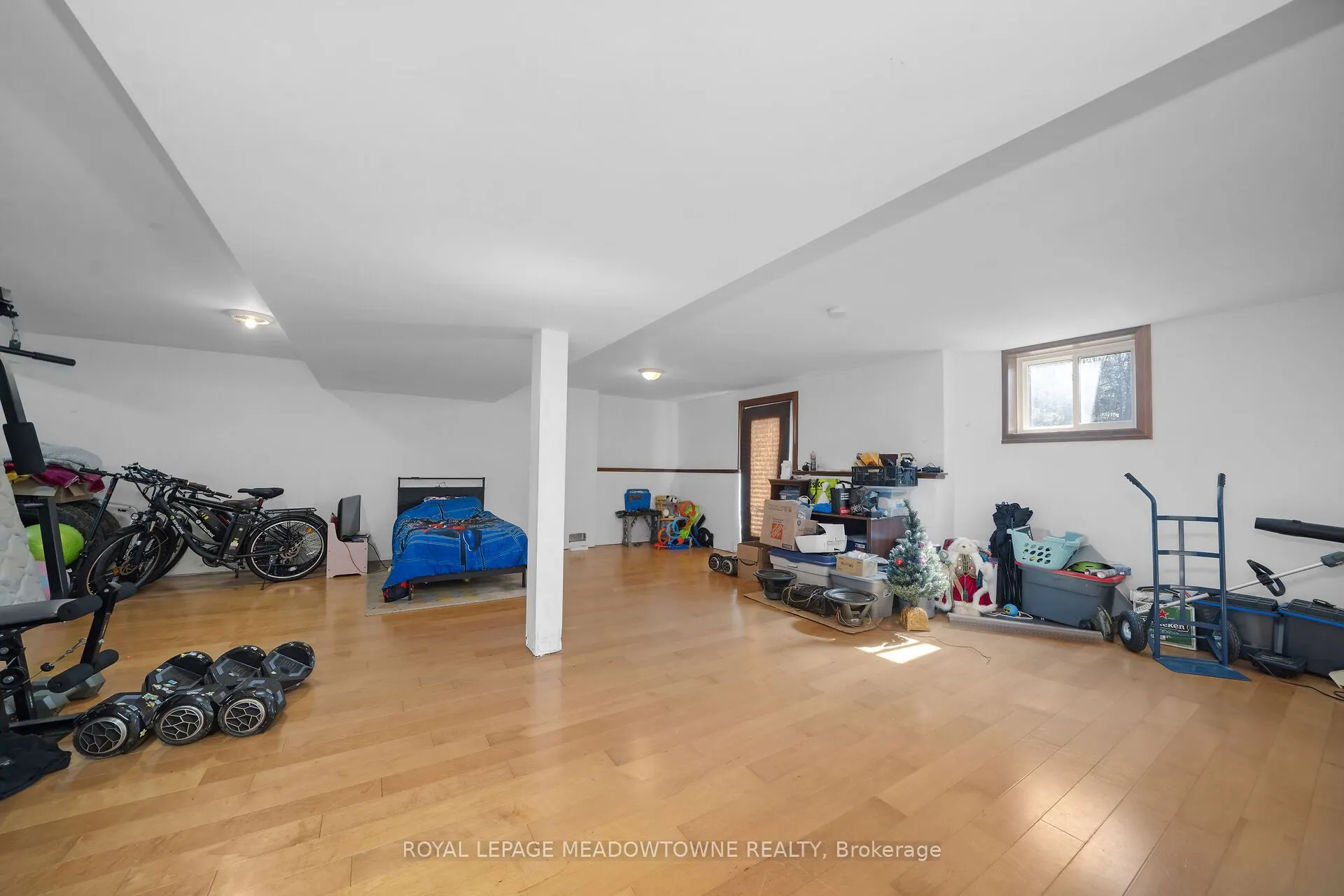 9341 Sideroad 9