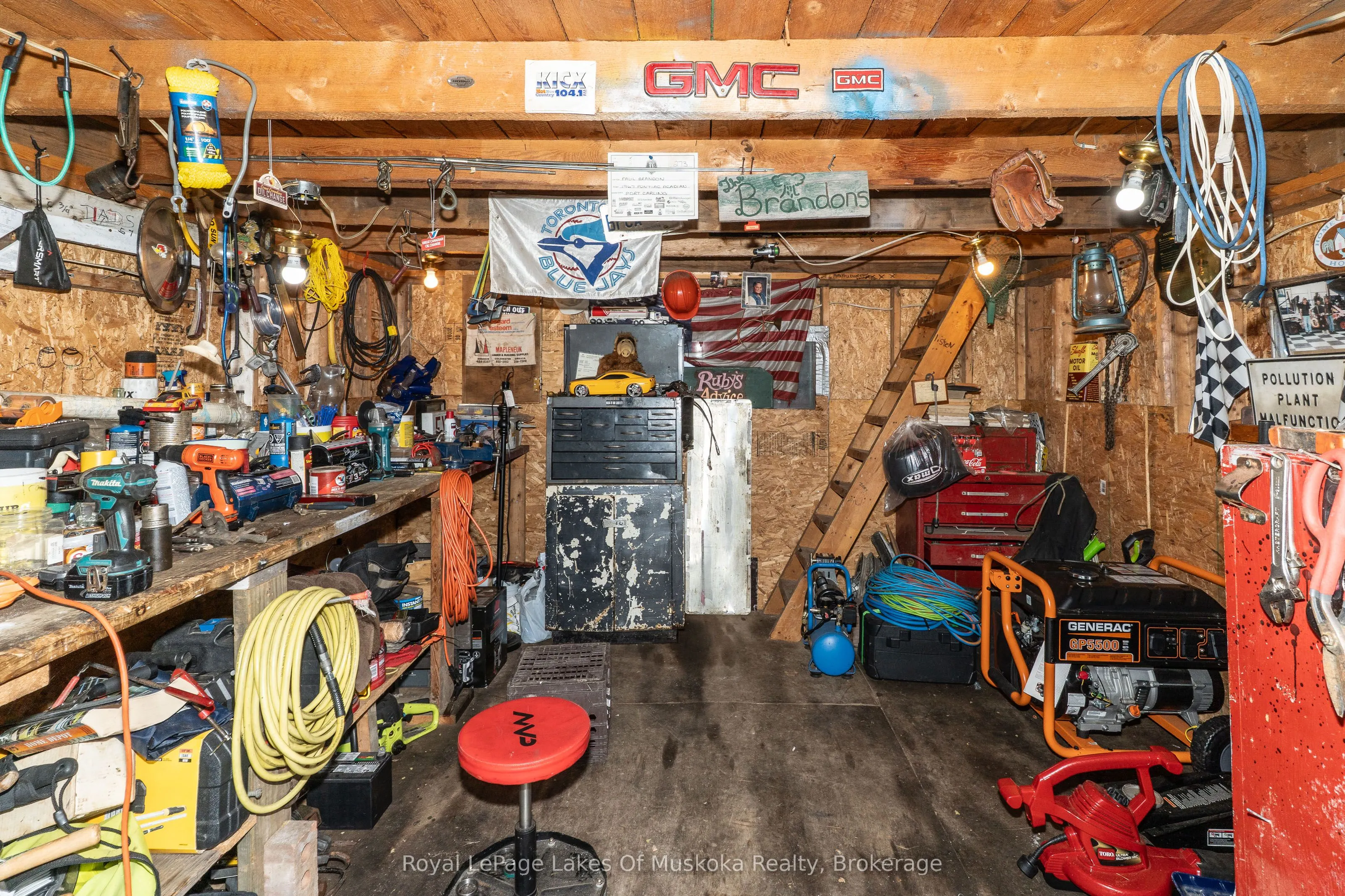 2709 Muskoka District 118 Road W