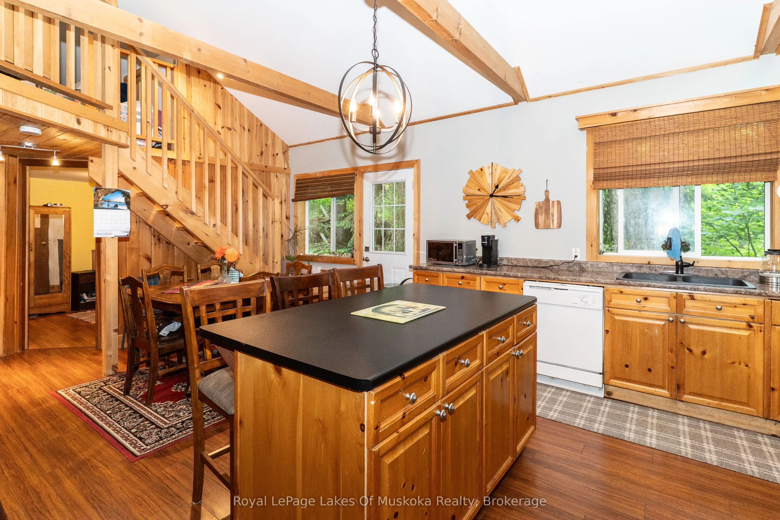 2709 Muskoka District 118 Road W