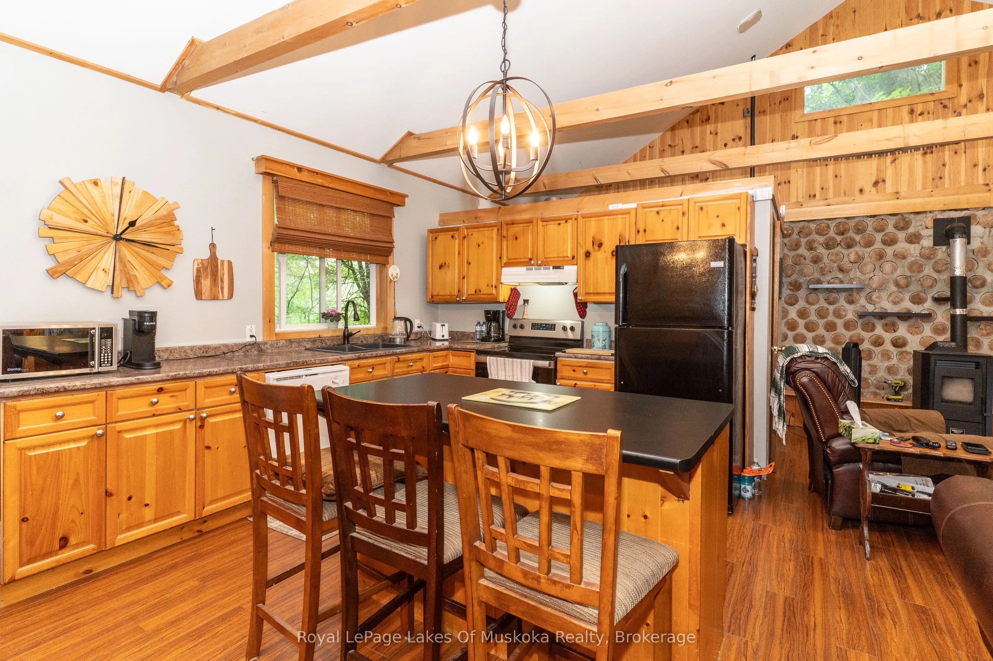 2709 Muskoka District 118 Road W