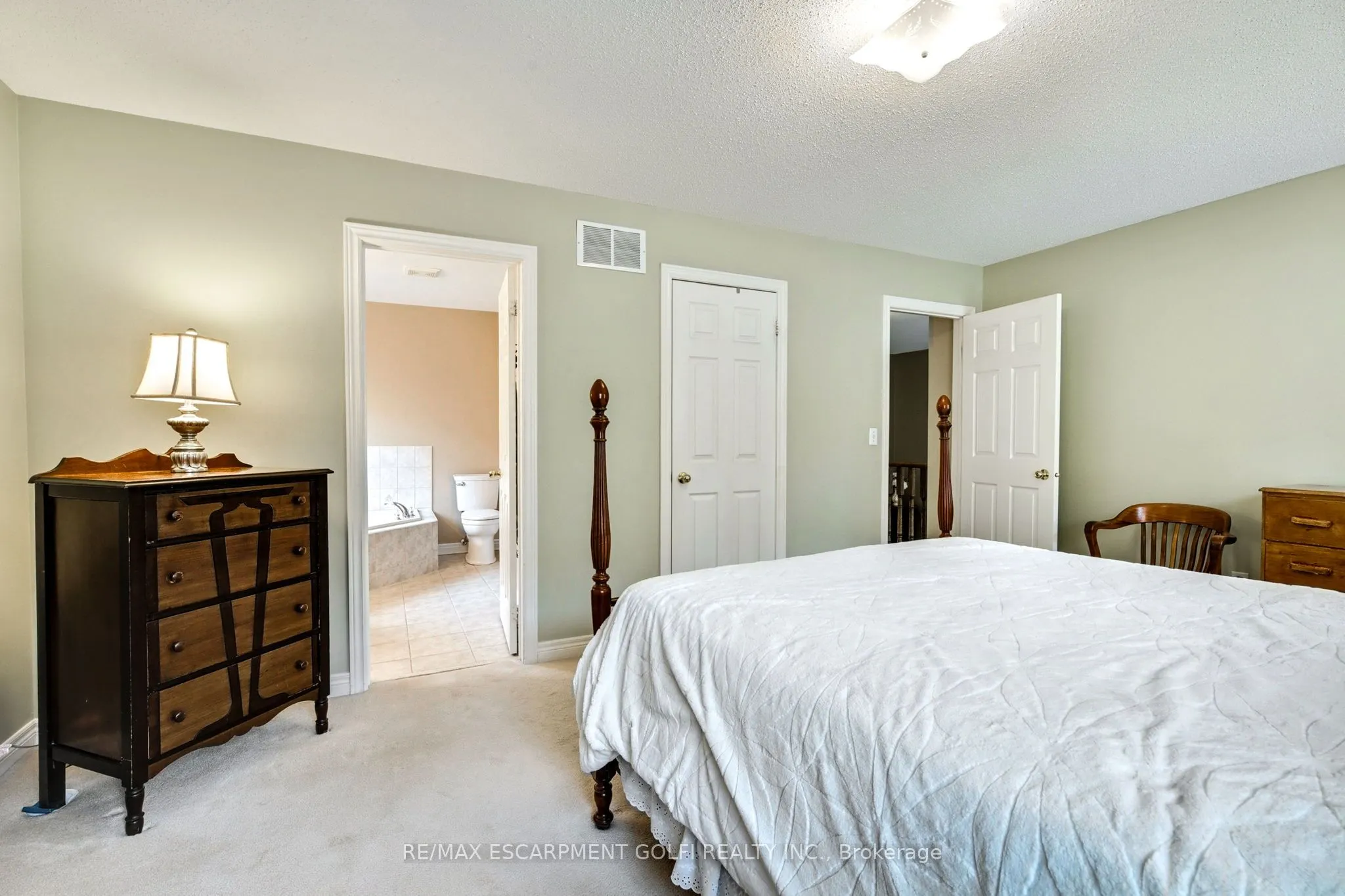 43 Woodlawn Court