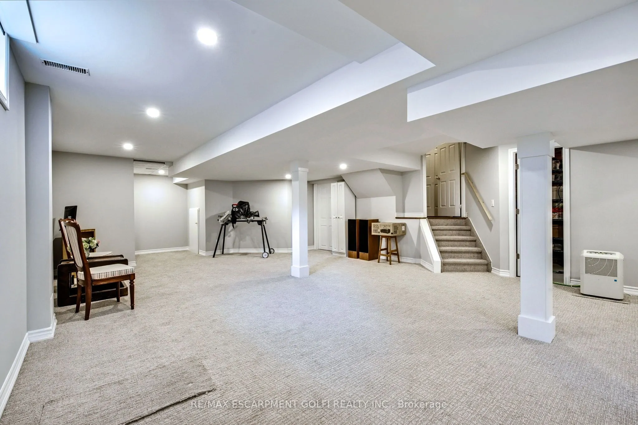 43 Woodlawn Court