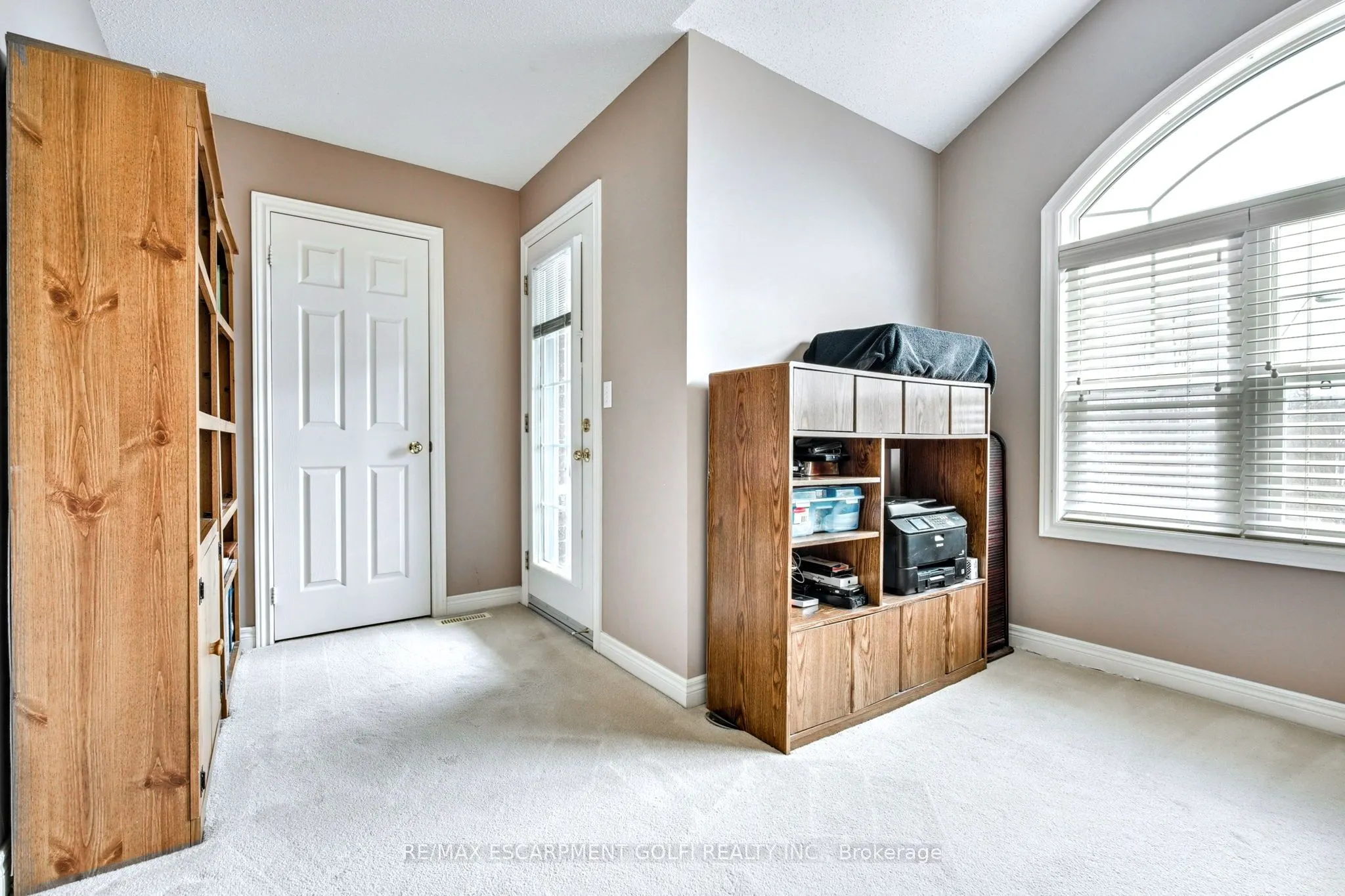 43 Woodlawn Court