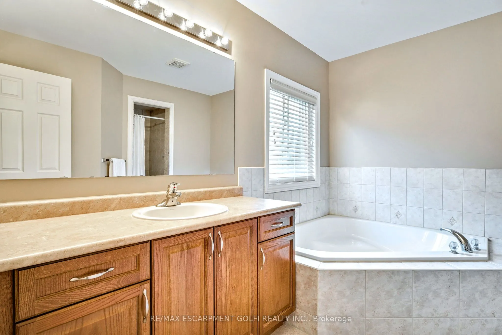 43 Woodlawn Court