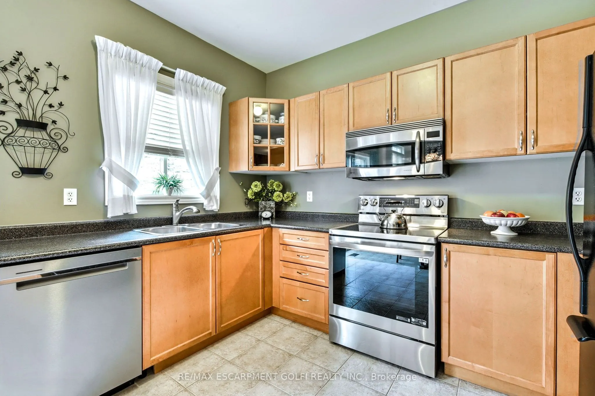 43 Woodlawn Court